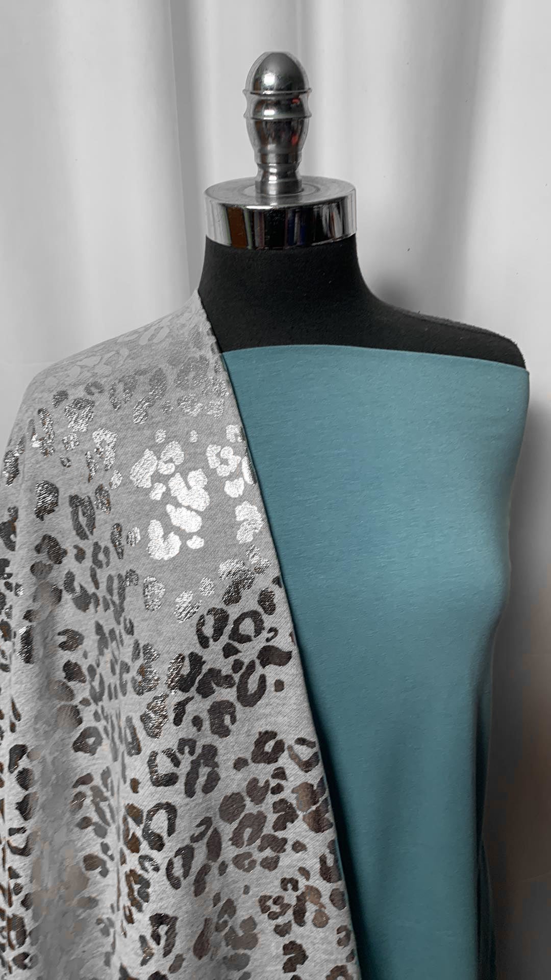 BLUEBIRD/LEOPARD BUNDLE : 2YD Bluebird Bamboo/Cotton & 3YD Leopard Foil FT : A2326