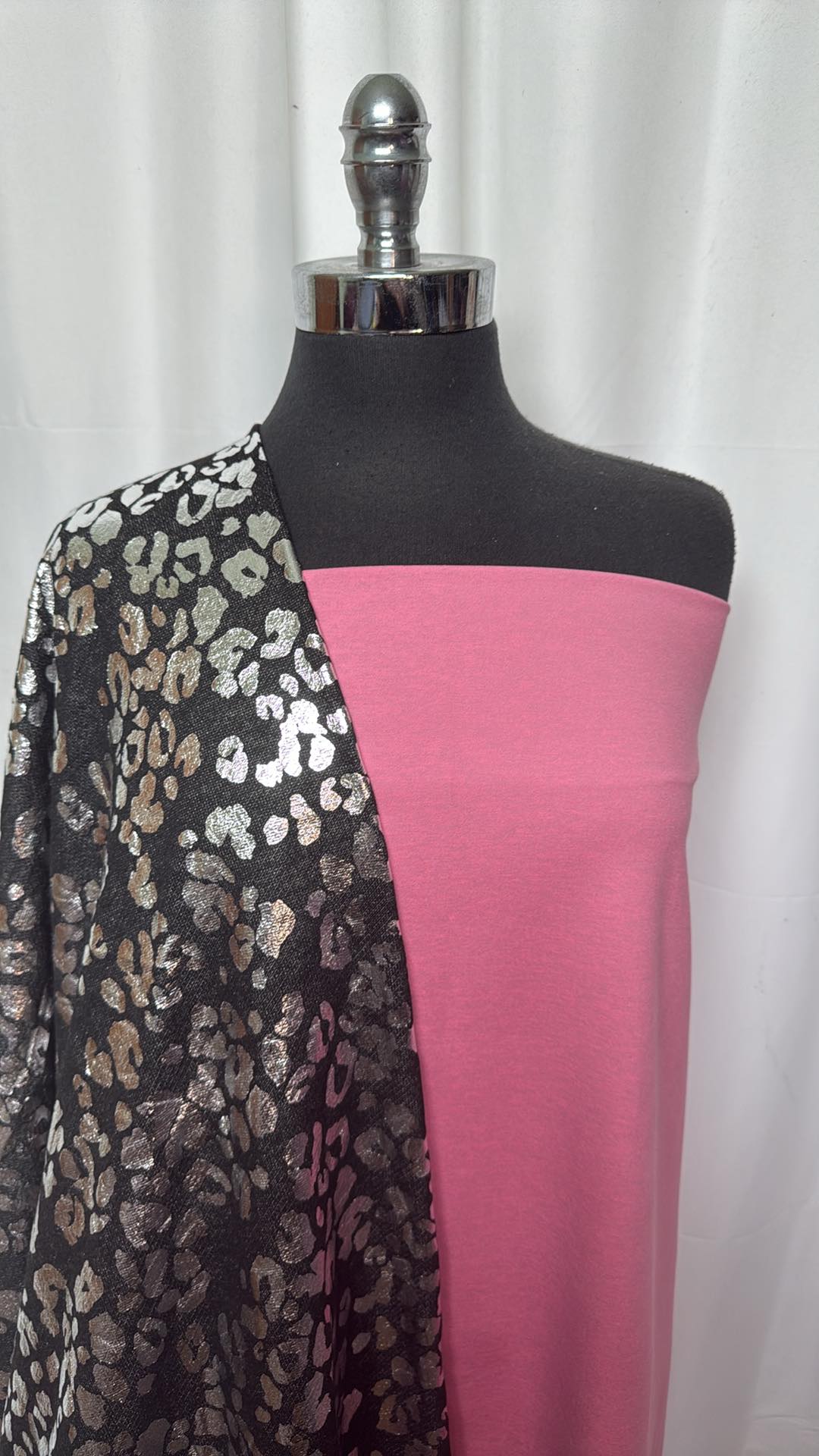 PINK-GREY/FOIL LEOPARD BUNDLE : 1YD Pink/Grey Peached PF & 2YD Leopard Foil Cotton FT : A27089