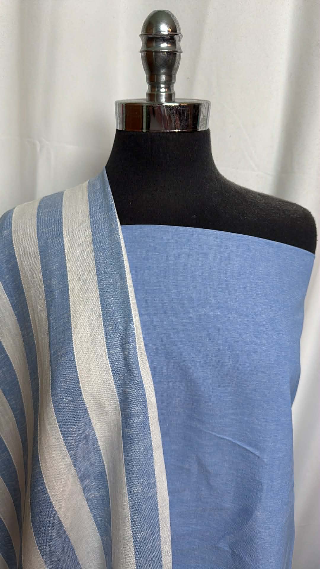 CHAMBRAY/LINEN STRIPE BUNDLE : 2YD Linen Blend Stripe & 2YD Blue Chambray : A29658