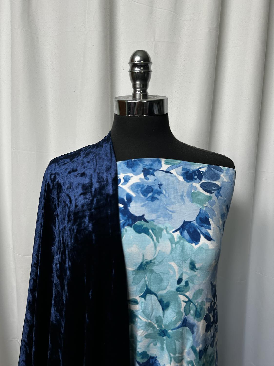 BLUE FLOWERS BUNDLE : 2YD Blue Floral Modal & 2YD Navy Crushed Stretch Velvet : A1546