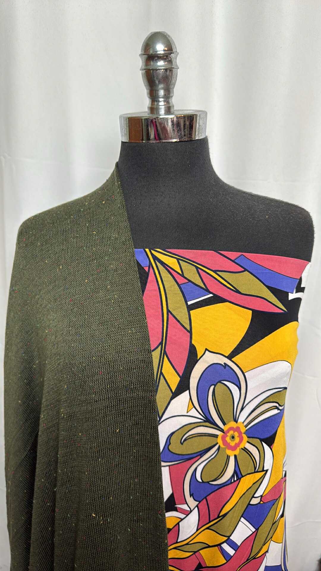 OLIVE SWEATER/FLORAL BUNDLE : 2.5YD Olive Sweater w/Flecks & 2YD Floral Venezia : A29027