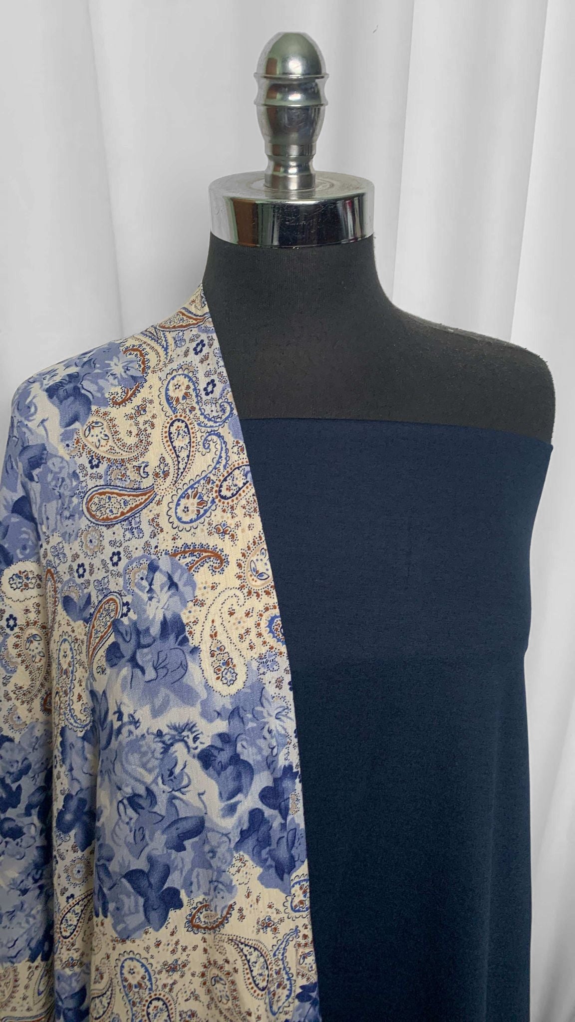 NAVY/CREAM PAISLEY BUNDLE : 2YD Blue/Cream Paisley Crinkle Rayon Woven & 1YD Navy Peached PF : A25598
