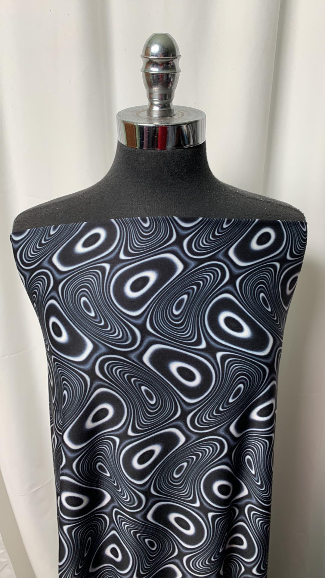 Psychedelic Circles - Top-Weight Performance - 2 Yard Cut