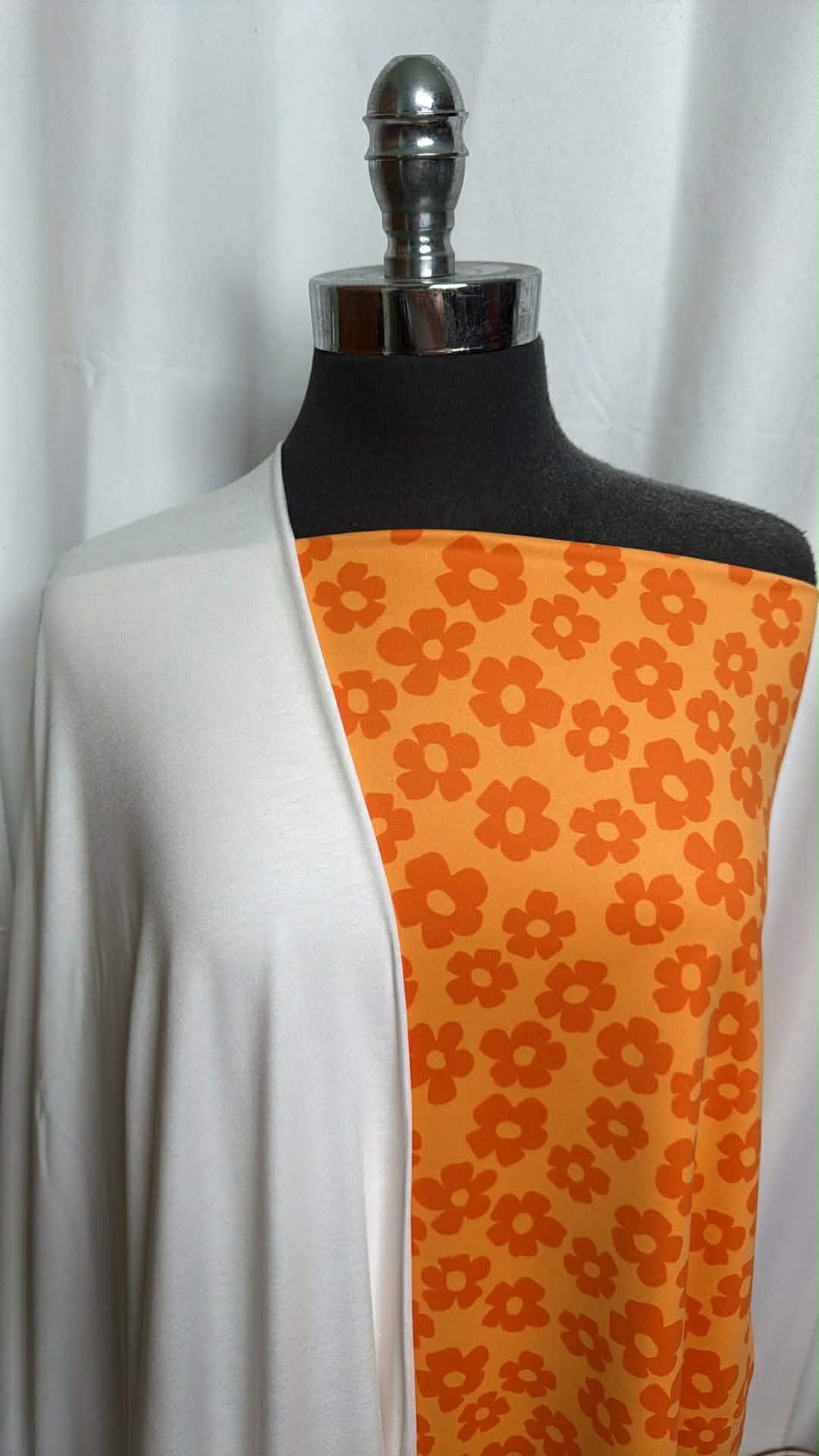 WHITE/ORANGE FLOWER BUNDLE : 1.5YD Orange Flower Peached PF & 1.5YD White Modal : A29665
