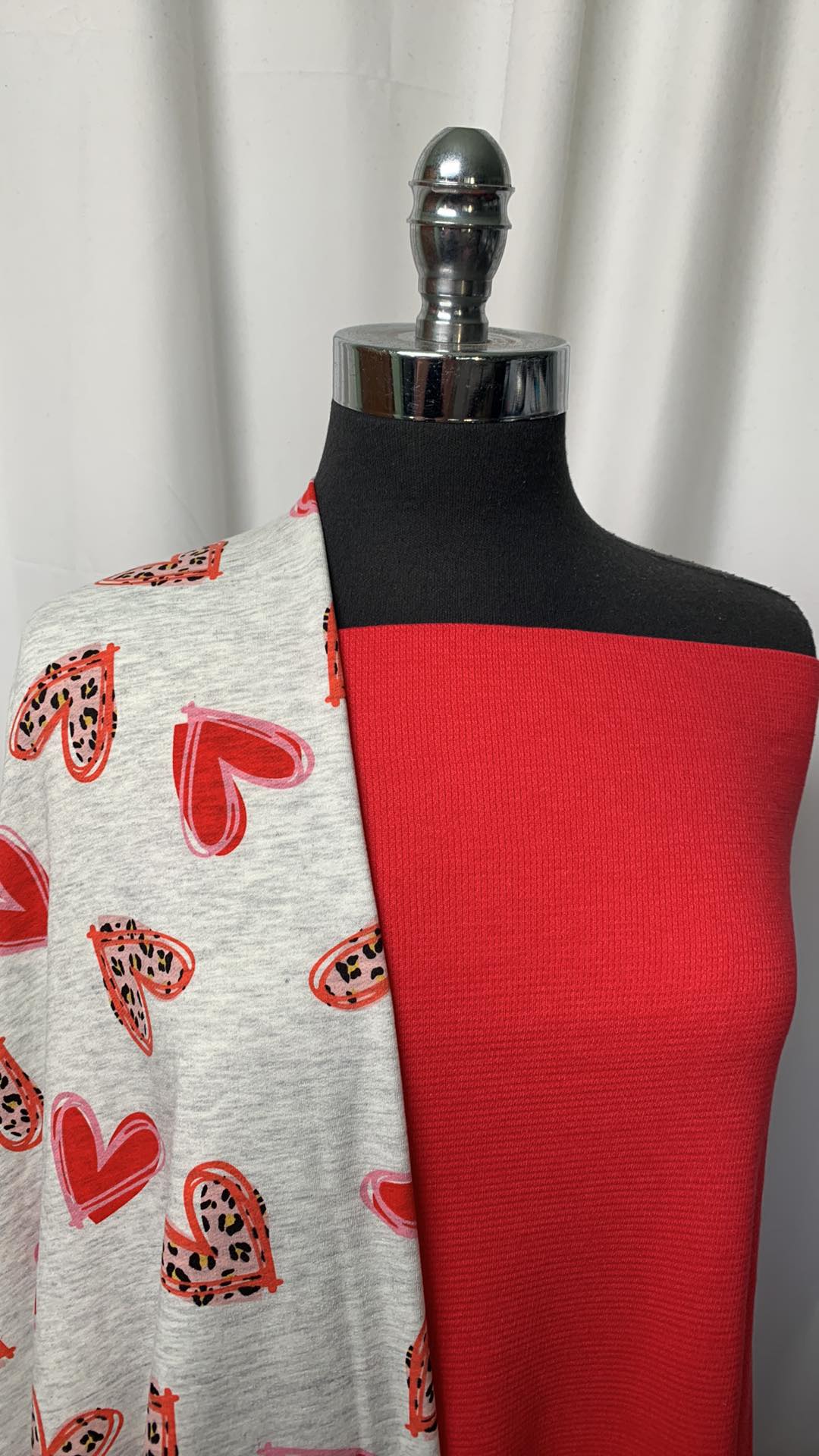RED/LEOPARD HEARTS BUNDLE : 2YD Red Cotton Thermal & 2YD Leopard Hearts PRS FT : A1811