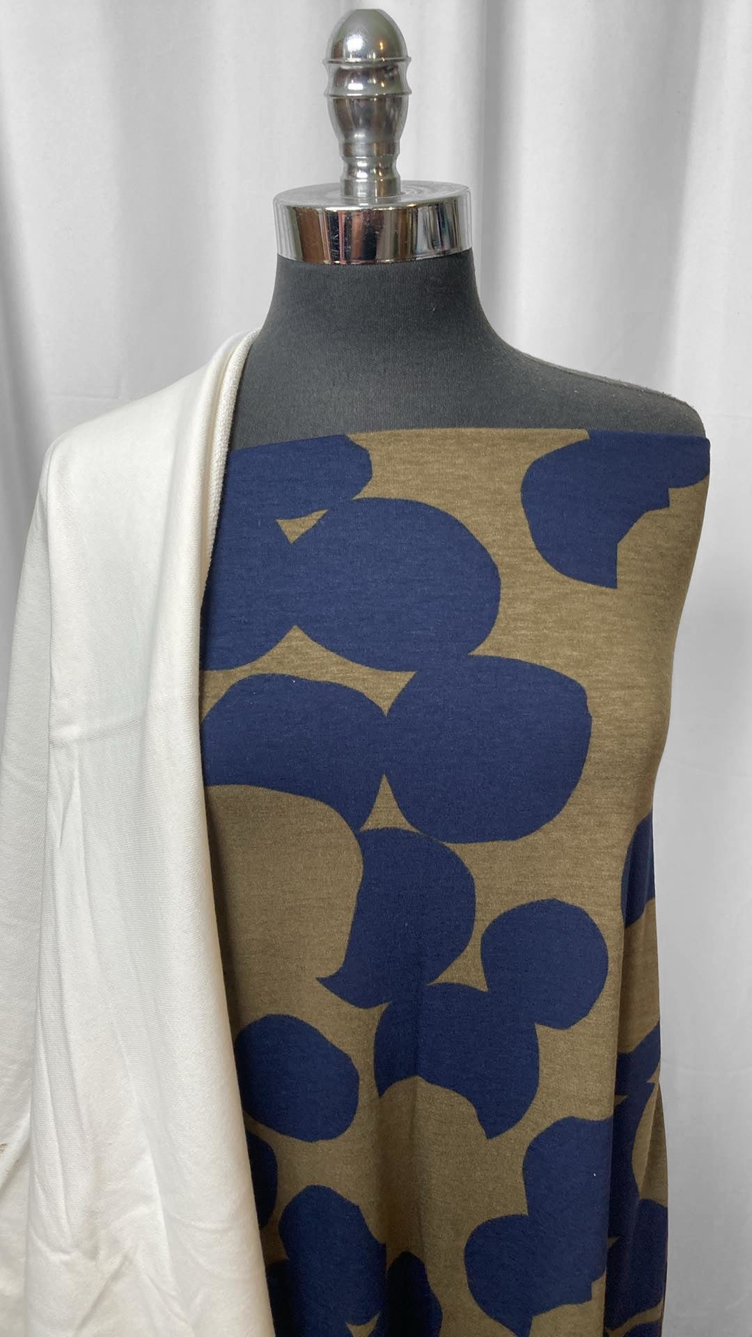 IVORY/CIRCLES BUNDLE : 2YD Circles Bamboo/Cotton & 2YD Ivory Cotton FT : A25012