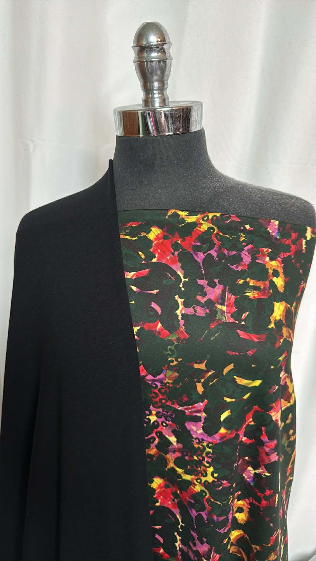 BLACK/ABSTRACT PEACHED BUNDLE : 1.5YD Abstract Peached PF & 2YD Black Modal/Spandex FT : A29640