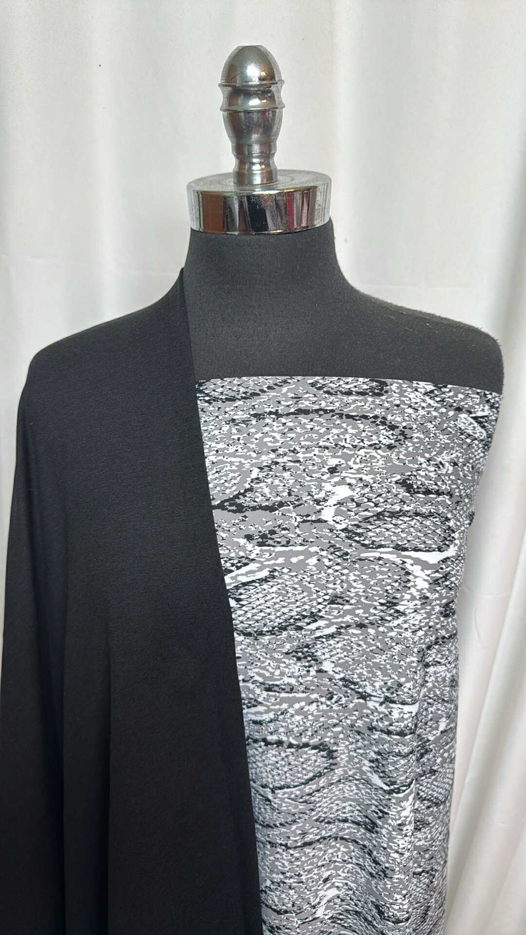 BLACK/SNAKE BUNDLE : 1.5YD Black 2-Tone Peached PF & 2YD Ombre (Side to Side) Snake Yoga PF : A27919