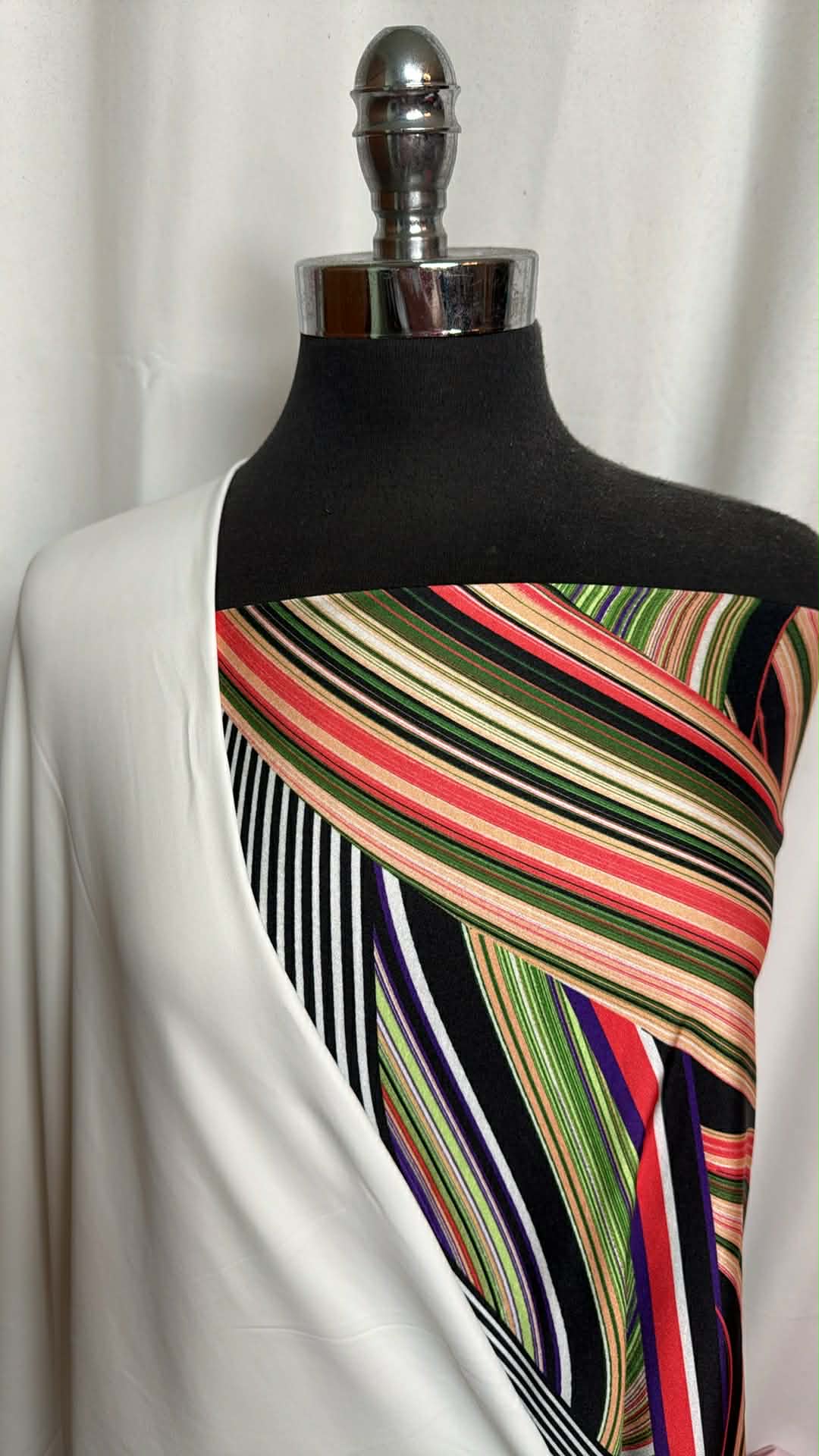 WHITE/WAVY LINES BUNDLE : 1.5YD White PF FT & 2YD Wavy Lines Yoga PF : A29774