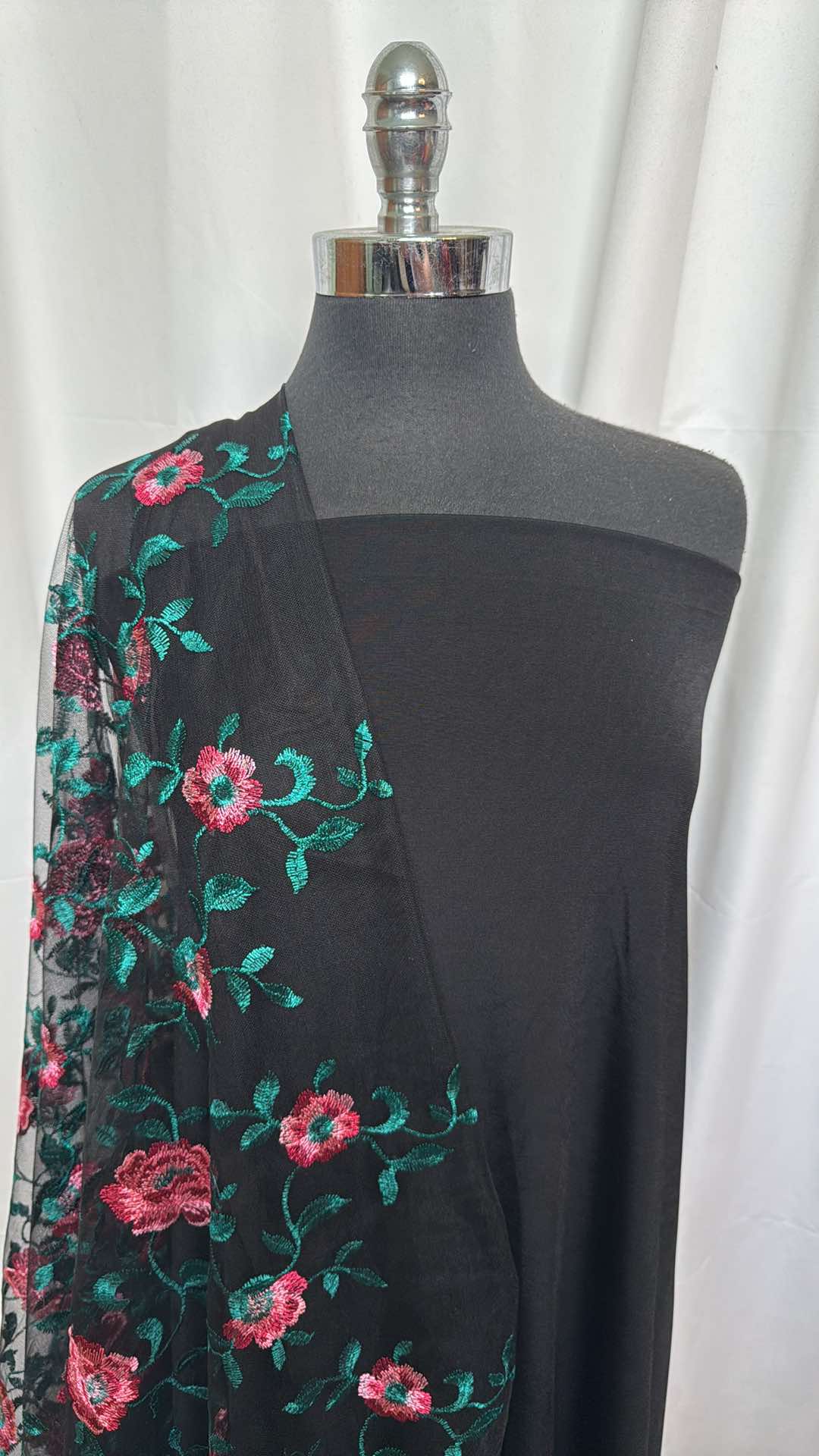 BLACK/EMBROIDERED FLORAL BUNDLE : 2YD Black ITY & 2YD Floral Embroidered Mesh : A26138