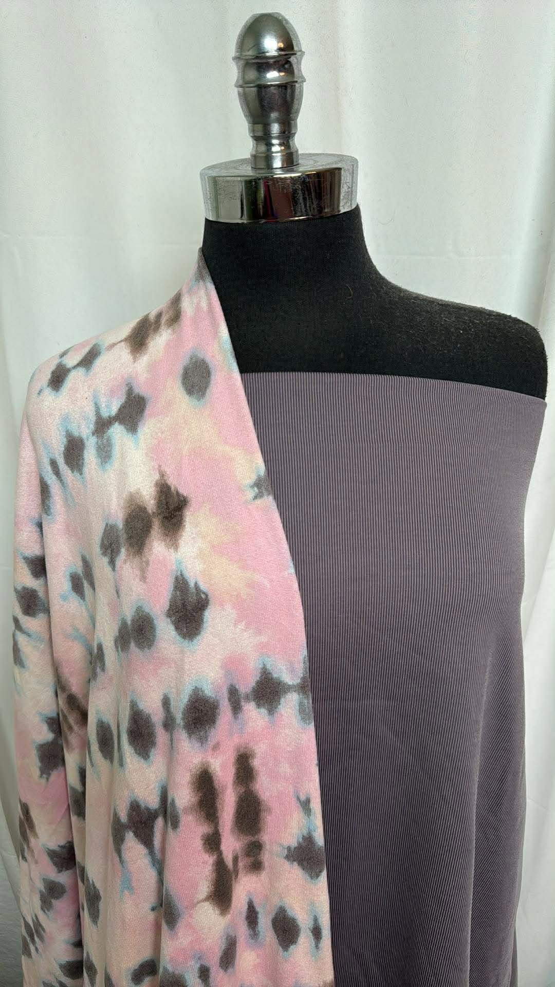 GREY/TIE DYE BUNDLE : 1.5YD Grey Ribbed Peached PF & 2YD Tie Dye Oakley SK : A30218