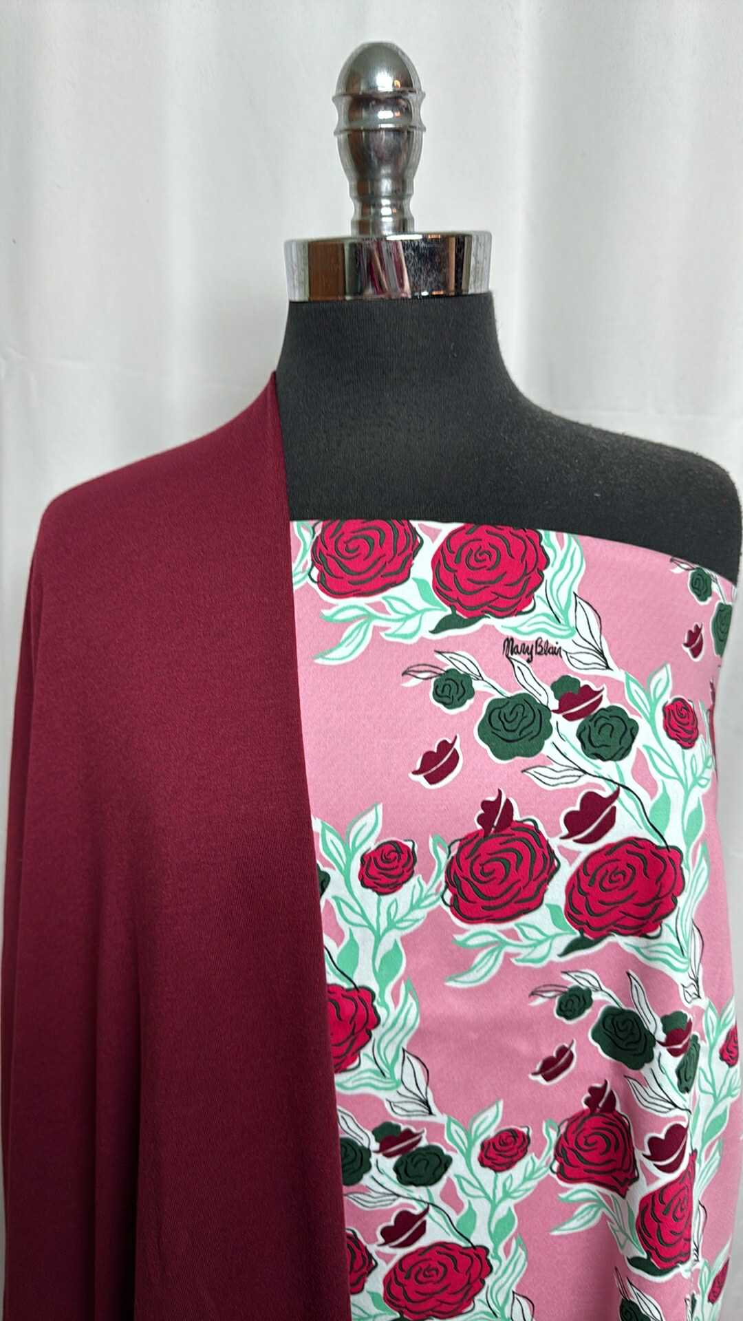 ROSES BUNDLE : 2YD Roses Cotton Woven & 2YD Solid PRS FT : A28987