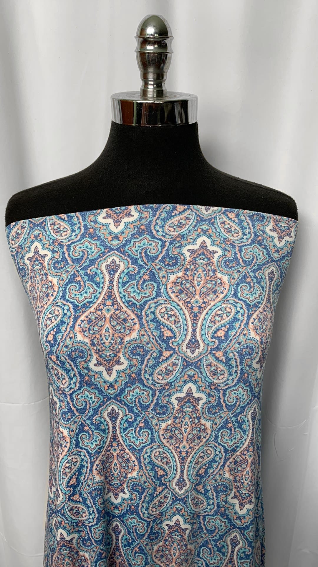 Elegant Paisley - ITY - 3 Yard Cut