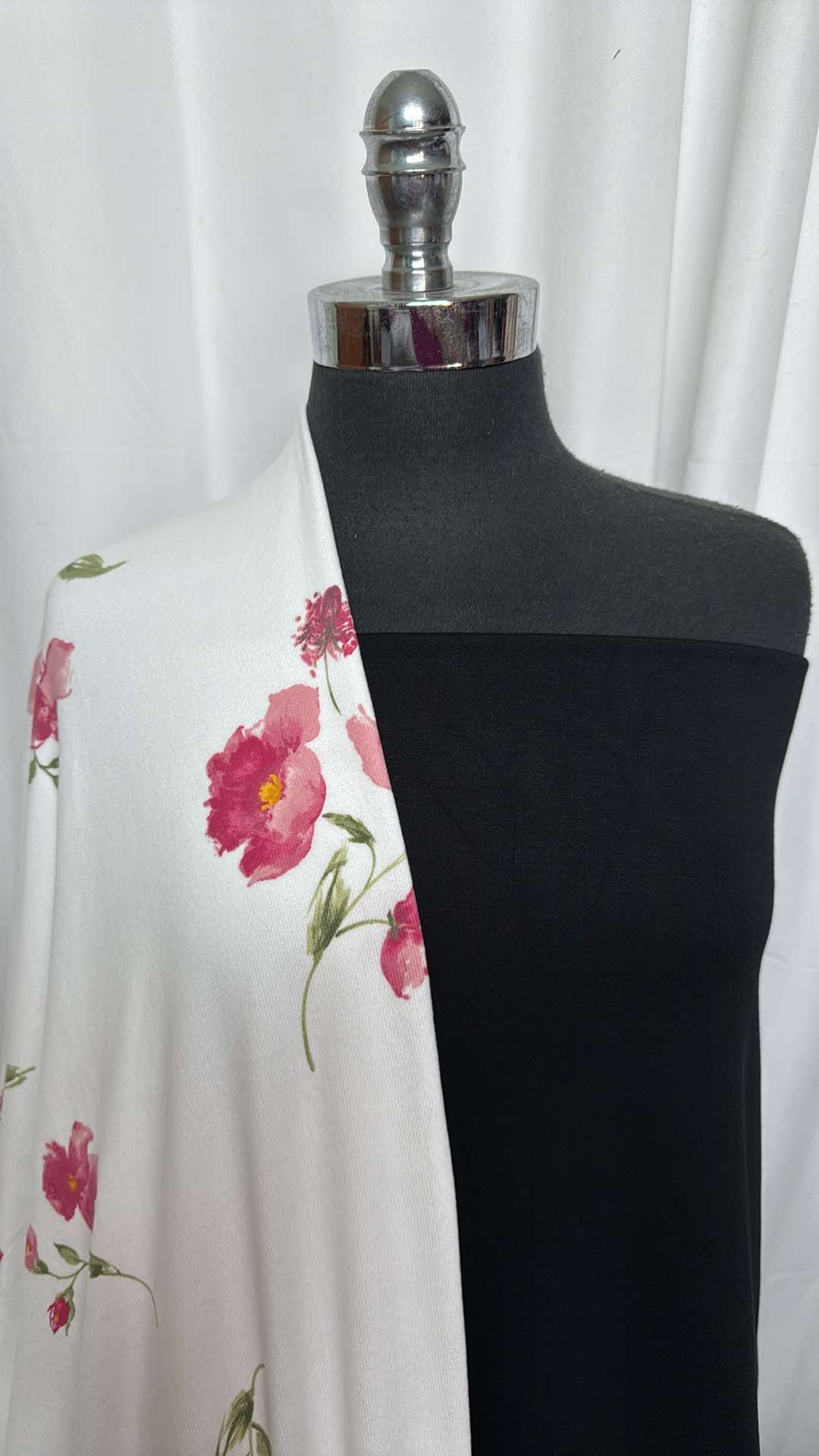 BLACK/IVORY-PINK FLOWERS BUNDLE : 2YD Pink Flowers on Ivory Oakley SK & 2YD Black Brushed Modal FT : A27296