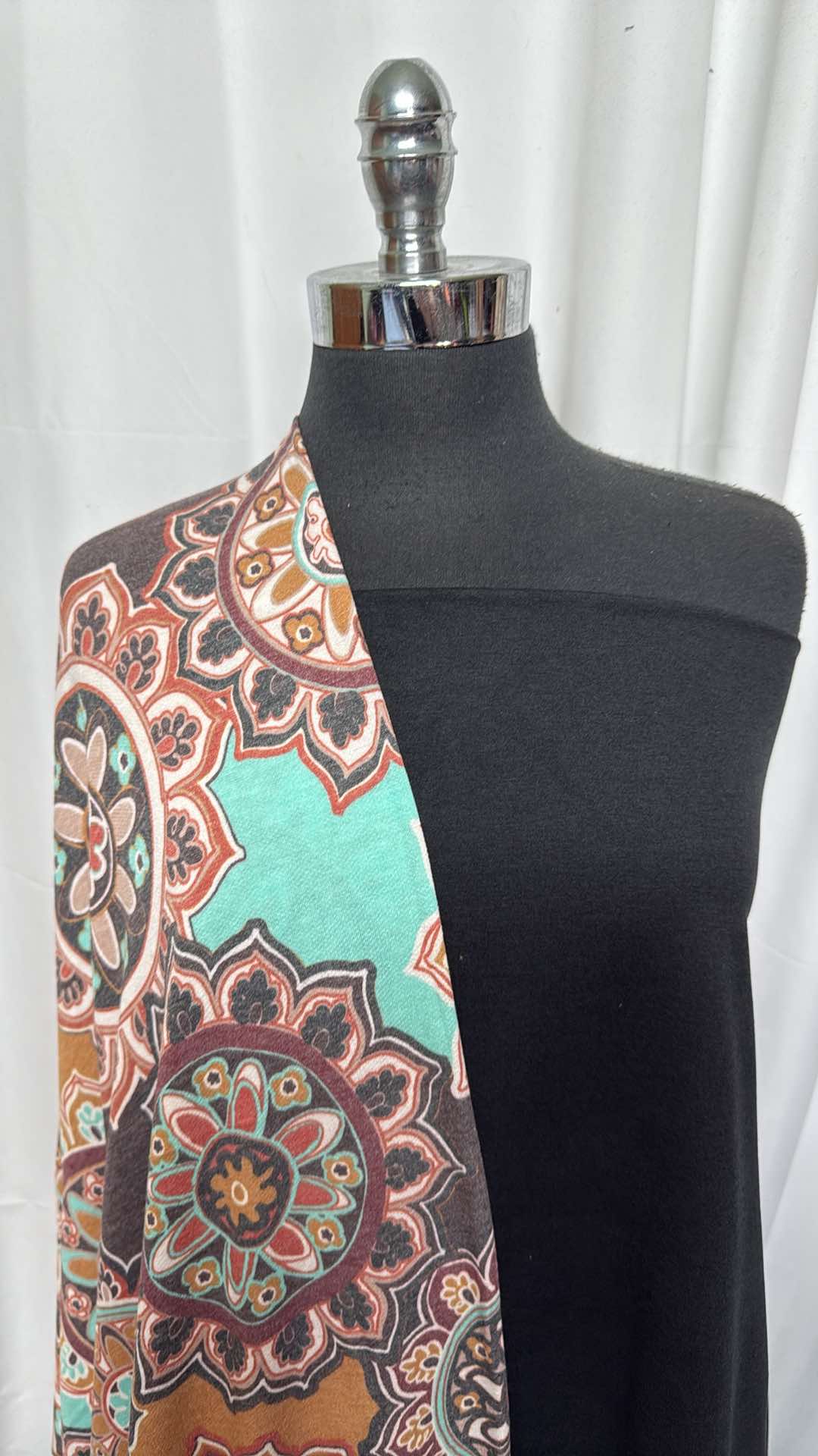 BLACK 2-TONE/MEDALLION BUNDLE : 1.5YD Black 2-Tone Peached PF & 2YD Medallion PRS FT : A27165