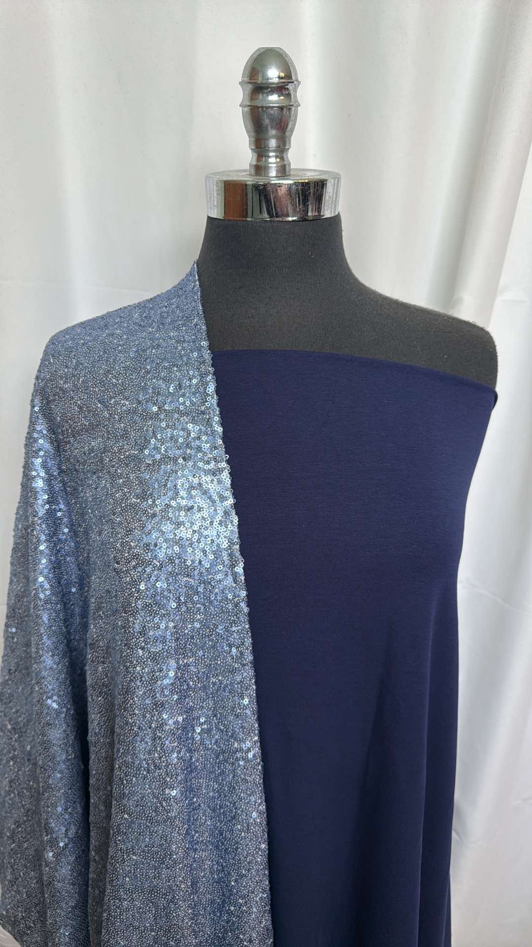 NAVY/BLUE SEQUINS BUNDLE : 2YD Blue Sequin Mesh & 2YD Navy MVC : A26152