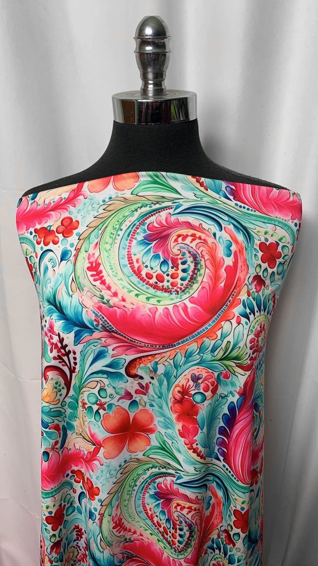 Day Paisley - 396gsm P/S Performance - 2 Yard Cut