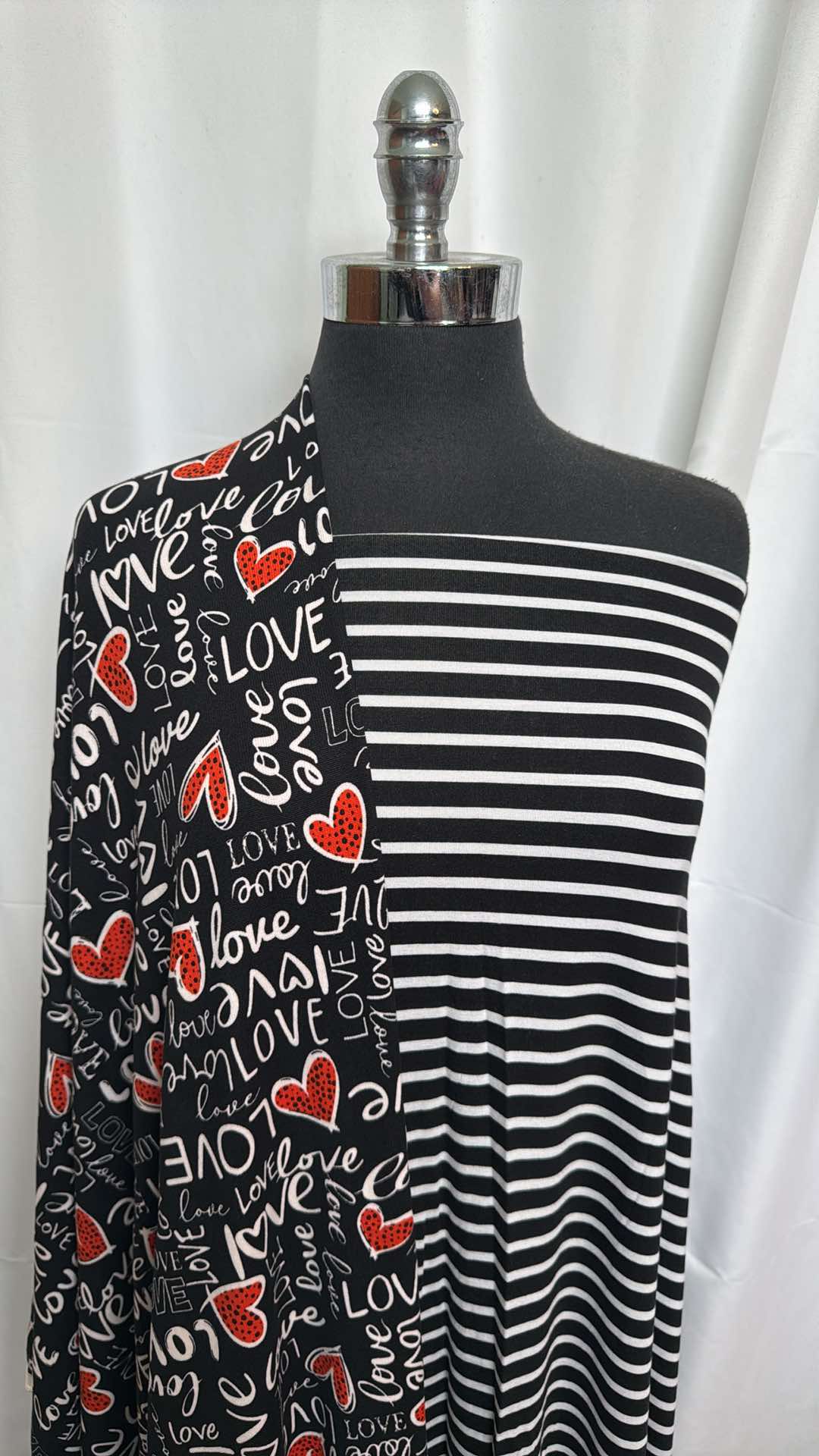 LOVE/STRIPE BUNDLE : 2YD Black/White Stripe R/S & 2YD Love Oakley SK : A26153