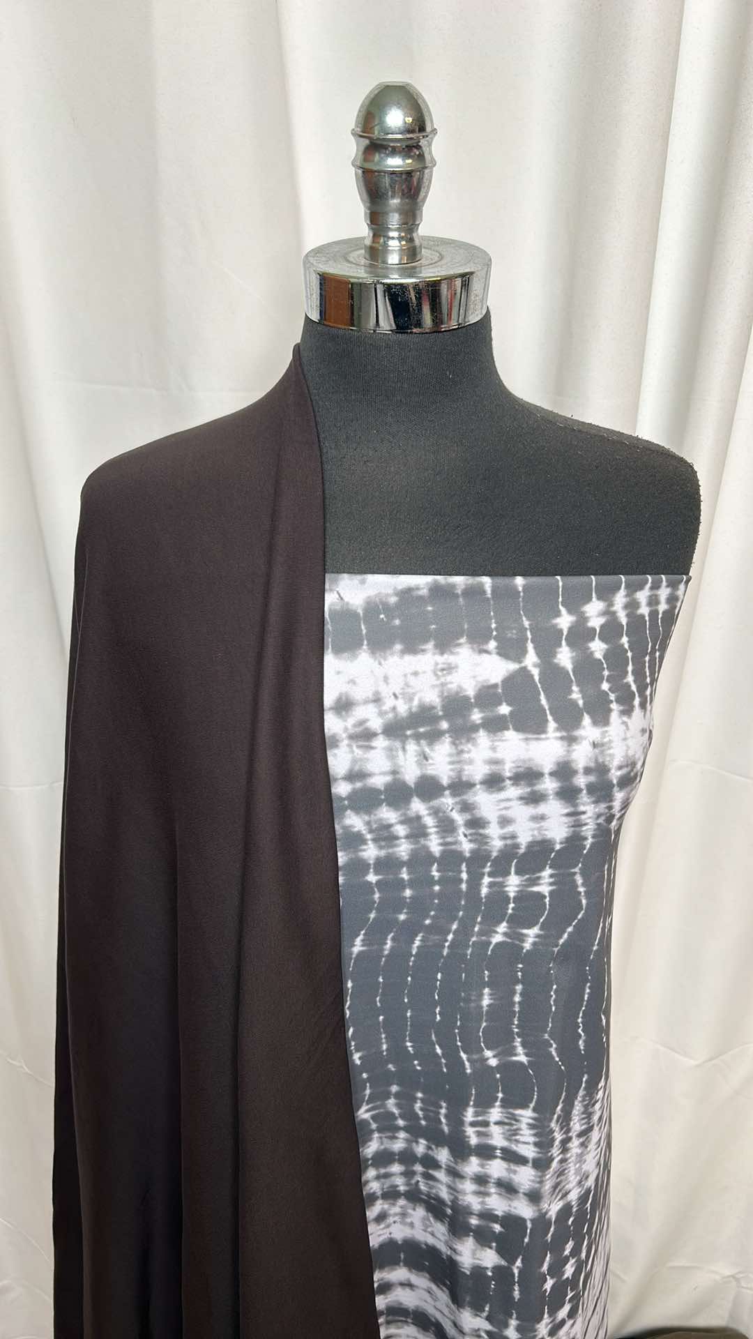 BLACK/SPINE DYE BUNDLE : 2YD Spine Dye Brushed PF & 2YD Black Pima Cotton Interlock : A26396