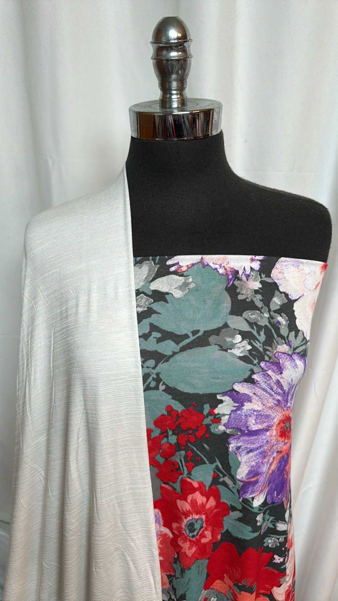 ICE SLUB/FLORAL BUNDLE : 2YD Floral Bulgari & 2YD Ivory Ice Slub R/S : A28571