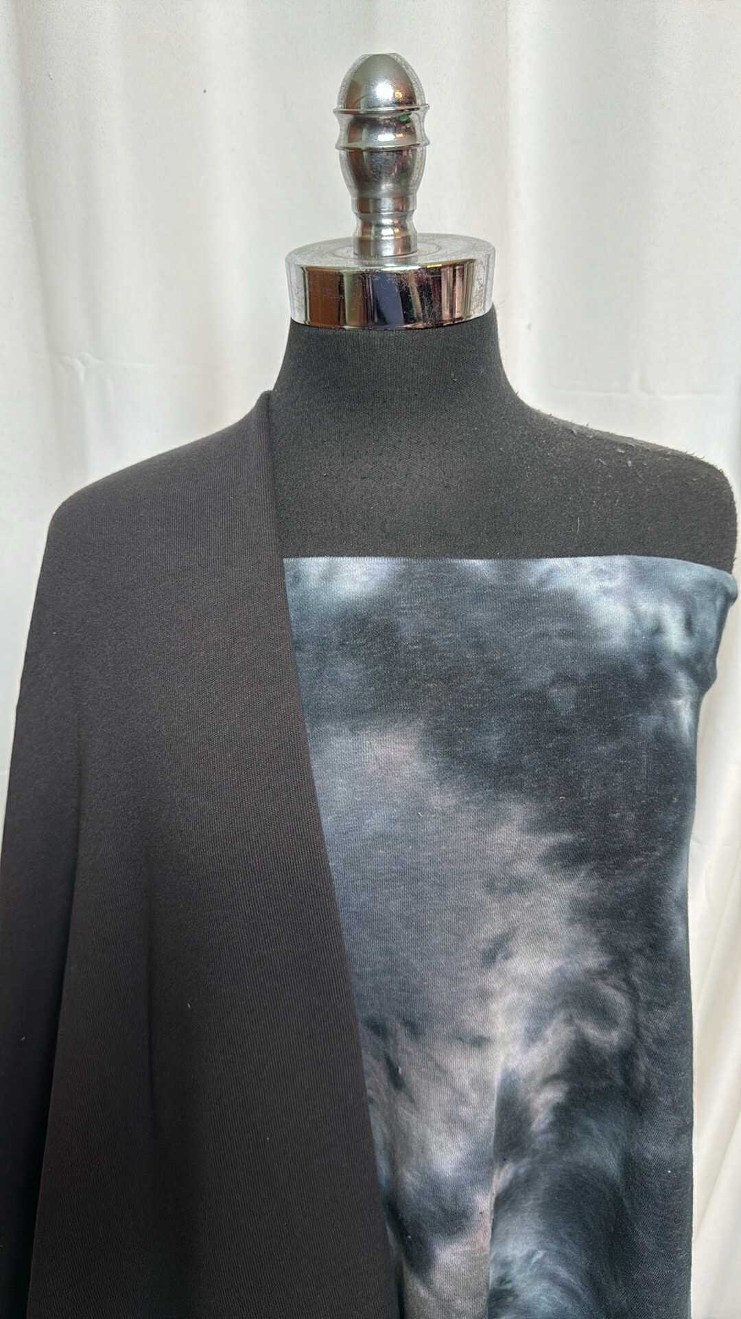 CHARCOAL/TIE DYE BUNDLE : 1YD Tie Dye C/P FT & 2YD Charcoal Sweatshirt Fleece (72" Wide) : A28293