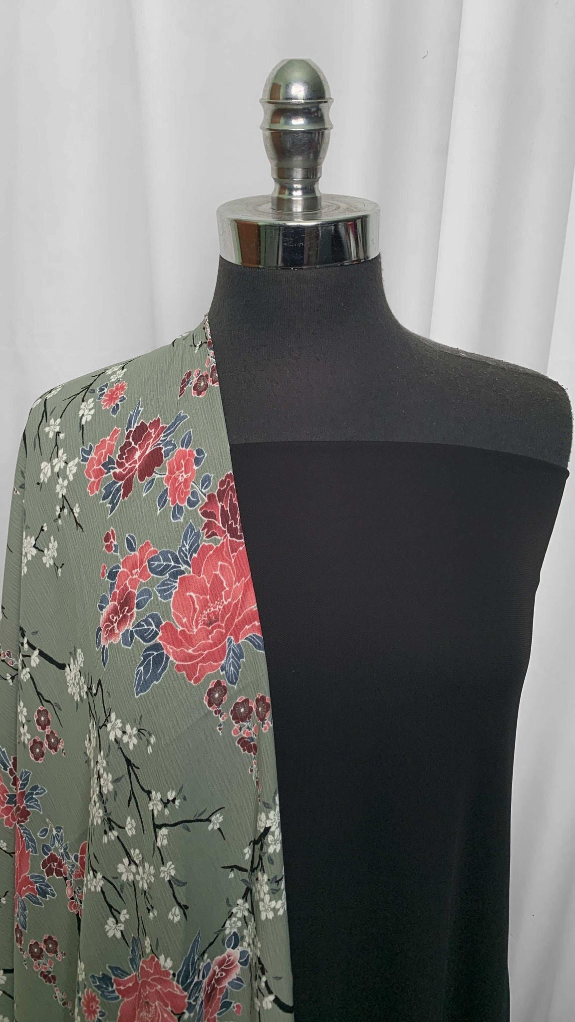 BLACK/BLOSSOMS BUNDLE : 2YD Black Poly Crepe Stretch Woven & 2YD Blossoms Crinkle Poly Woven : A25611
