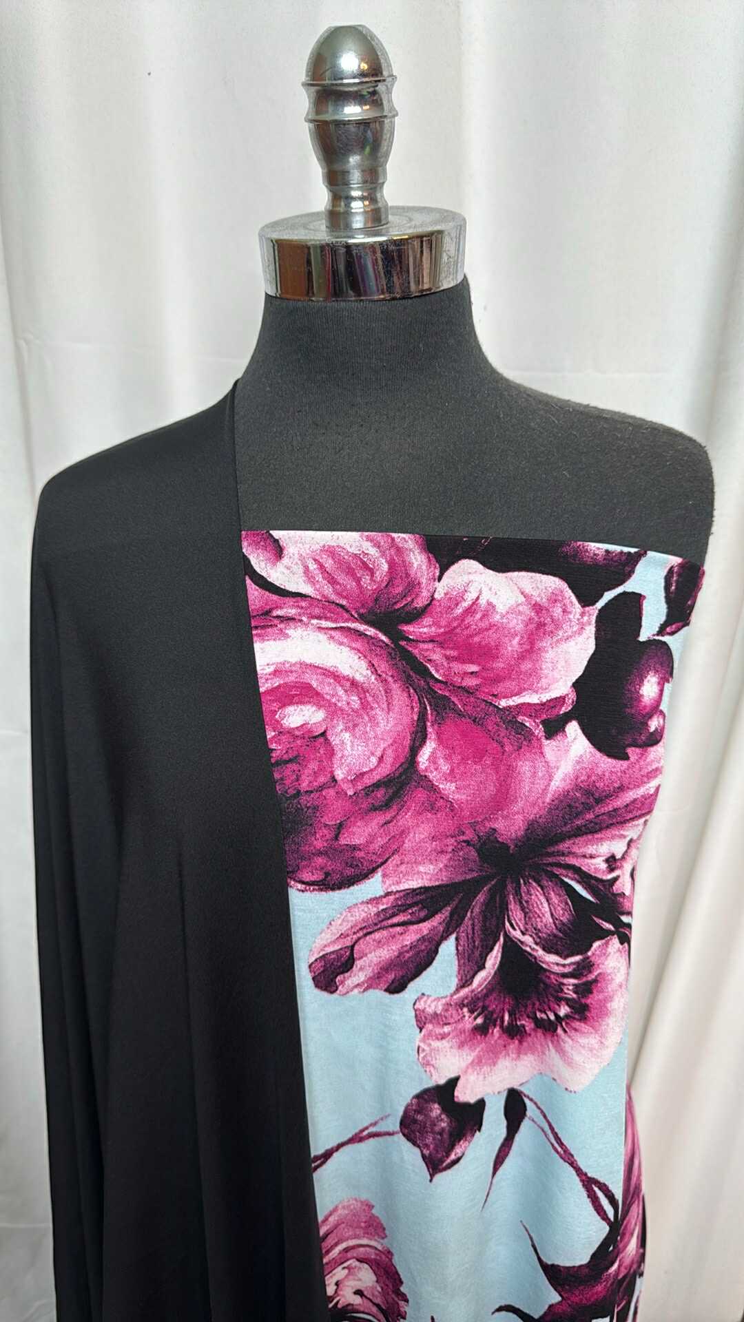 BLACK/BIG FLORAL BUNDLE : 2YD Black Venezia & 2YD Big Floral Bulgari : A28094