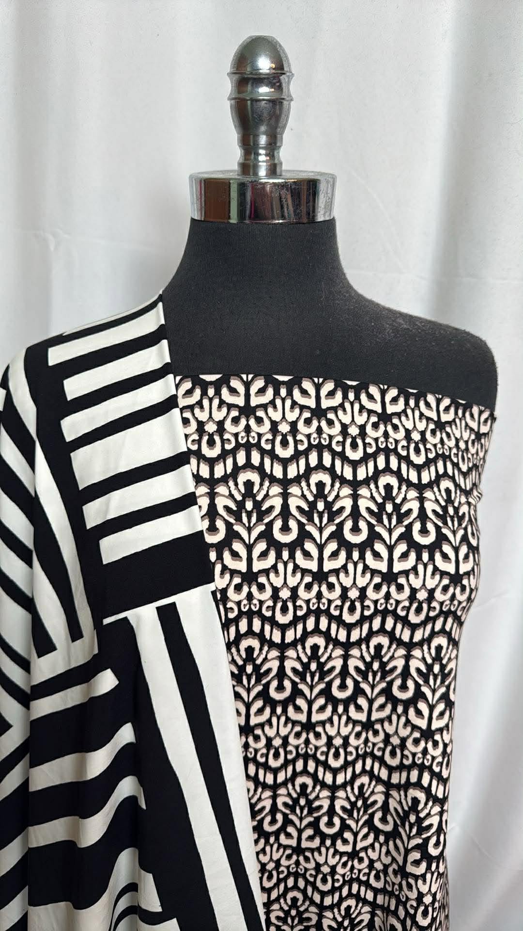 ABSTRACT/LINES BUNDLE : 2YD Abstract N/S & 30" Cut of Black/White Lines N/S : A29938