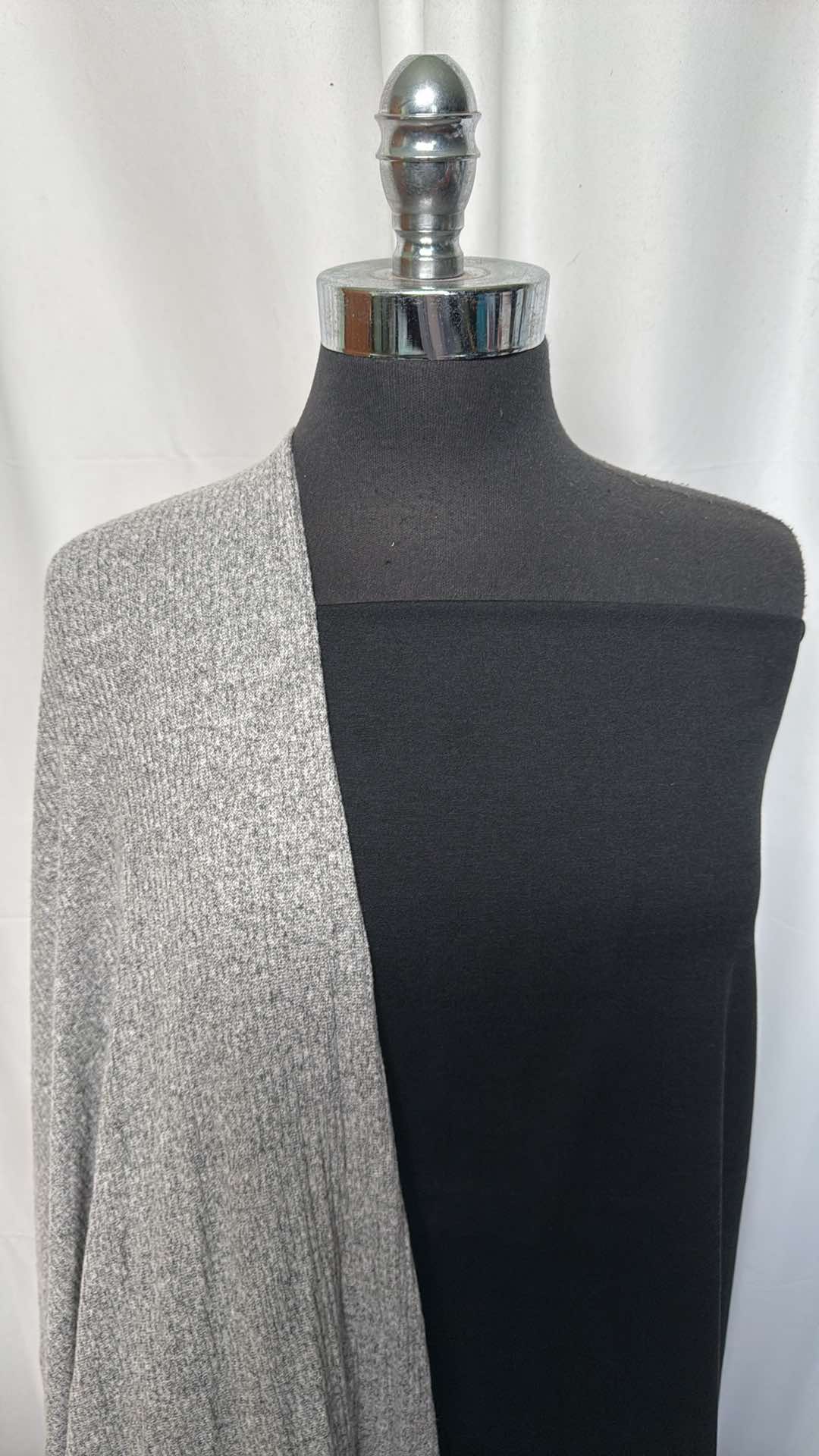BLACK/HEATHER GREY BUNDLE : 2YD Black 2-Tone Peached PF & 2YD Heather Grey Brushed Rib Hacci SK : A26606