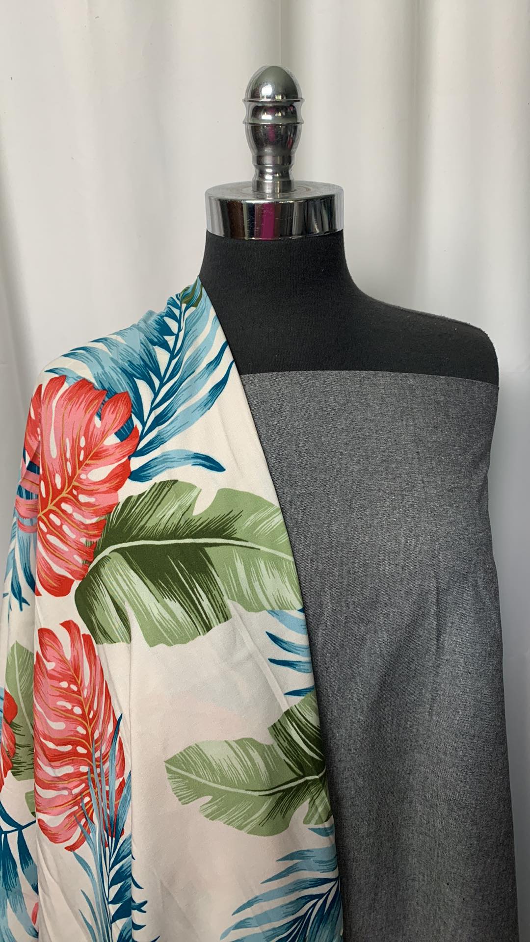 LEAVES & CHAMBRAY BUNDLE : 2YD Black Chambray & 2YD Leaves Rayon Challis : A1474