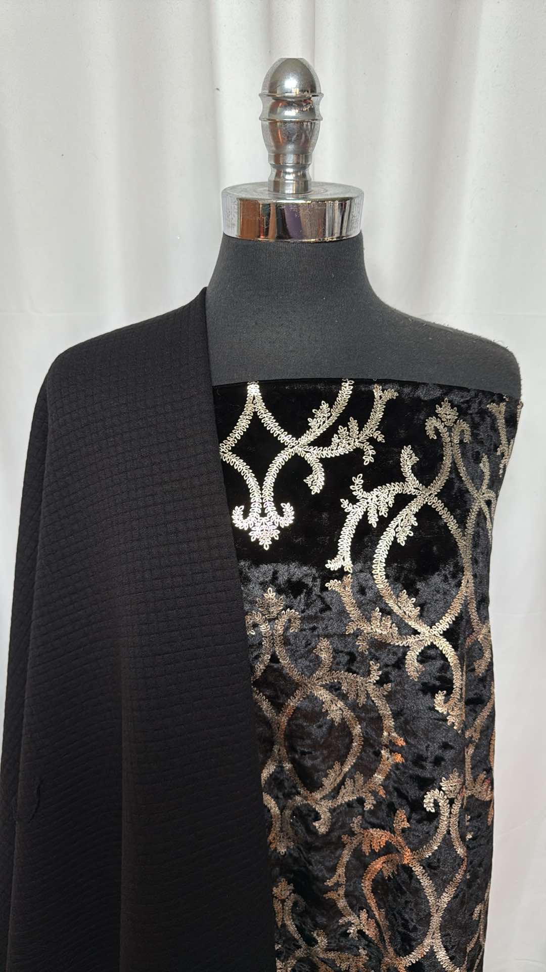 BLACK QUILTED/ELEGANT VELVET BUNDLE : 2YD Elegant Foil Stretch Crushed Velvet & 2YD Black Quilted : A26794