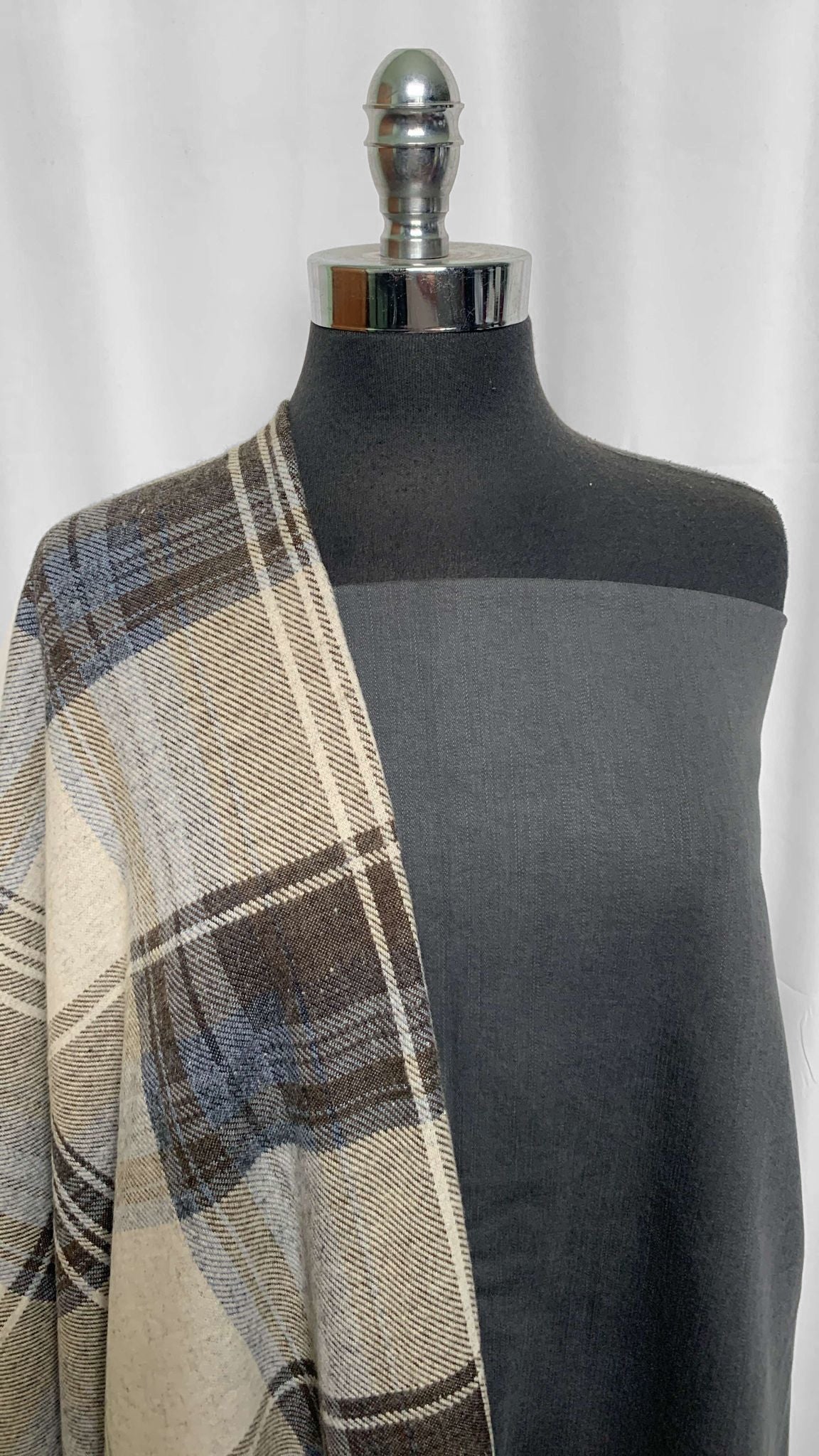 GREY/PLAID BUNDLE : 2YD Grey Stretch Twill & 2YD Plaid Flatback DK : A25731