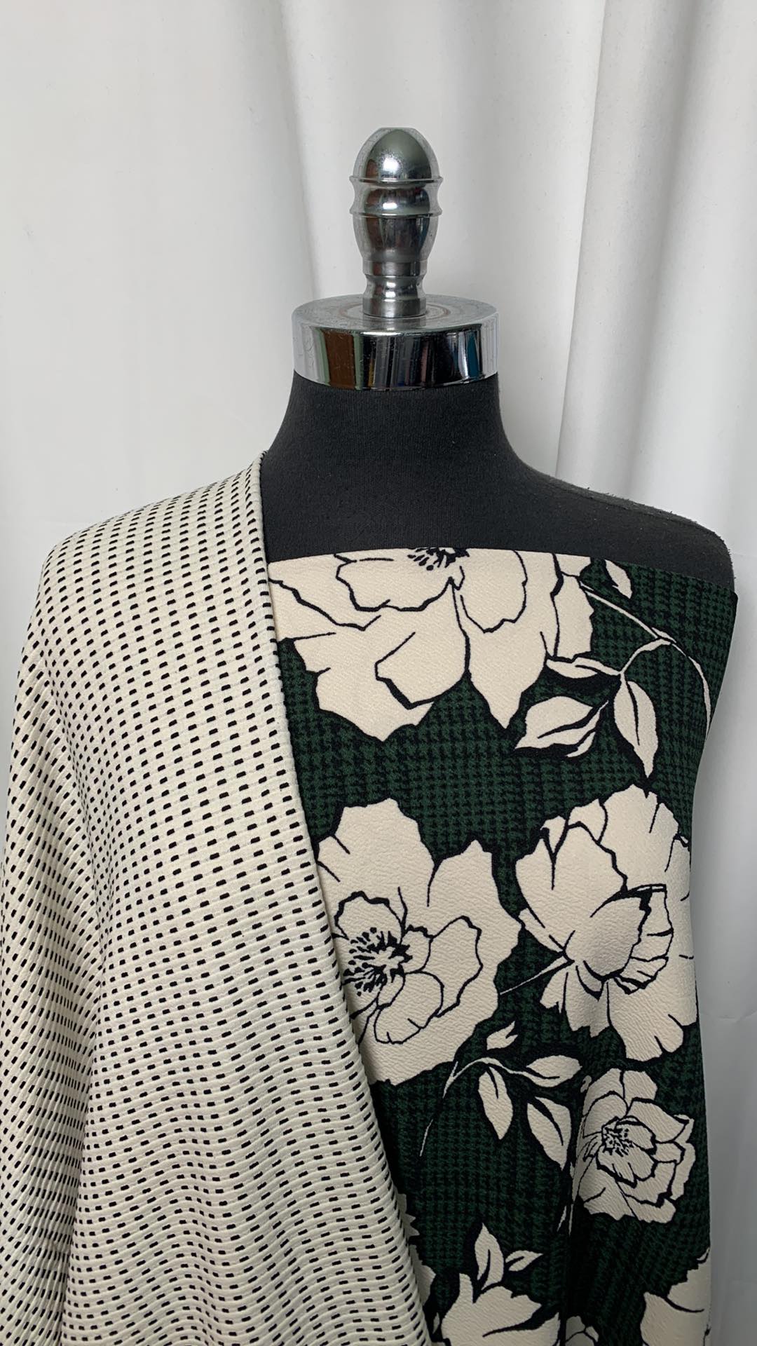 FLORAL/GRID BUNDLE : 1YD Ivory Jacquard DK & 2YD Floral Liverpool : A2240