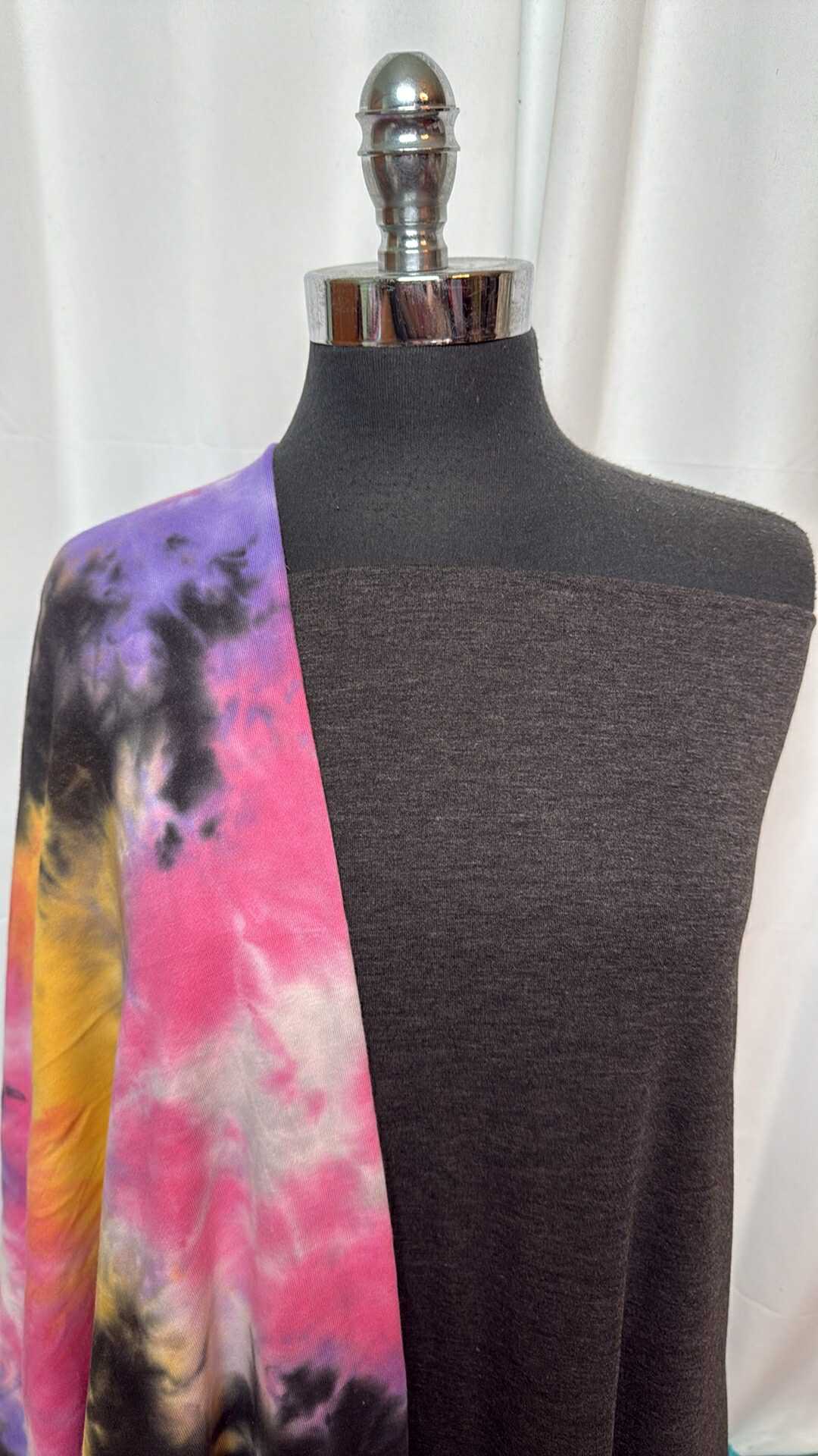 CHARCOAL/TIE DYE BUNDLE : 2.5YD Charcoal PRS FT & 2YD Tie Dye C/P FT : A27464
