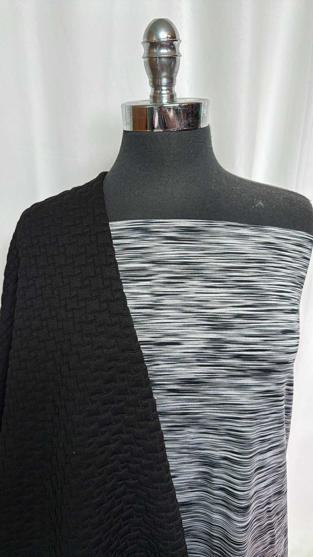 BLACK/SPACE DYE BUNDLE : 2YD Printed Space Dye Yoga PF & 1+YD Black Quilted : A29220