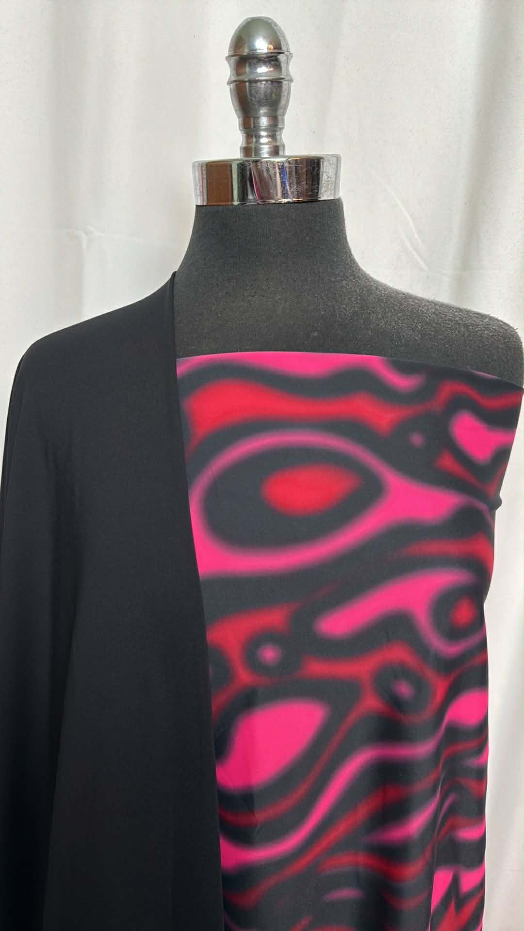 BLACK/PINK SWIRL BUNDLE : 2YD Black Brushed-Back PF & 1YD Black/Pink/Red Swirl N/S Swim : A29653
