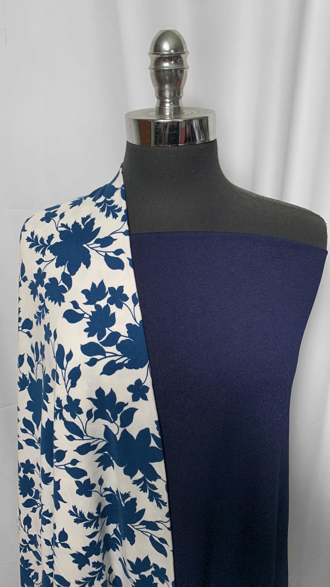 NAVY/IVORY LEAVES BUNDLE : 2YD Navy P/S Crepe Jersey & 1YD Navy/Ivory Floral DBP : A2429