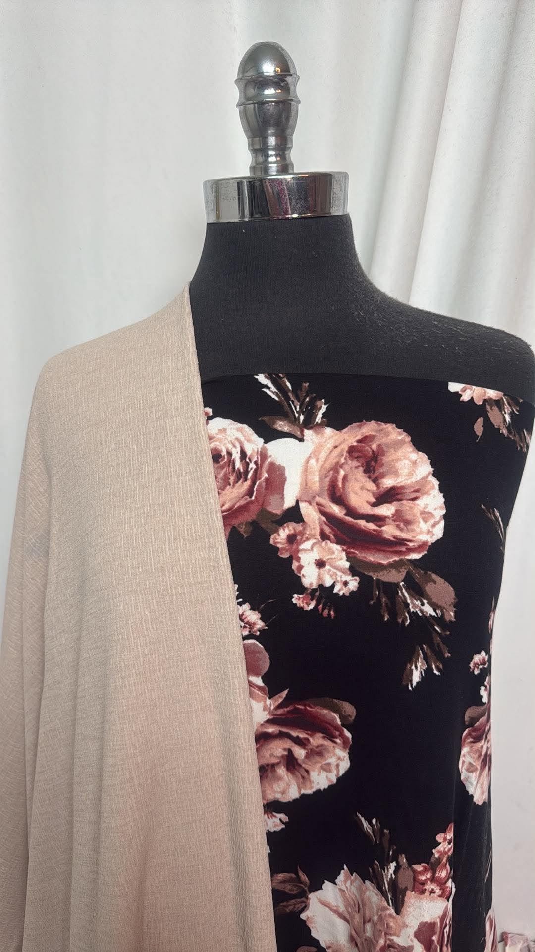 BISCUIT/BLACK FLORAL BUNDLE : 2YD Black Floral DBP & 2YD Biscuit Crepe P/S DK : A30857