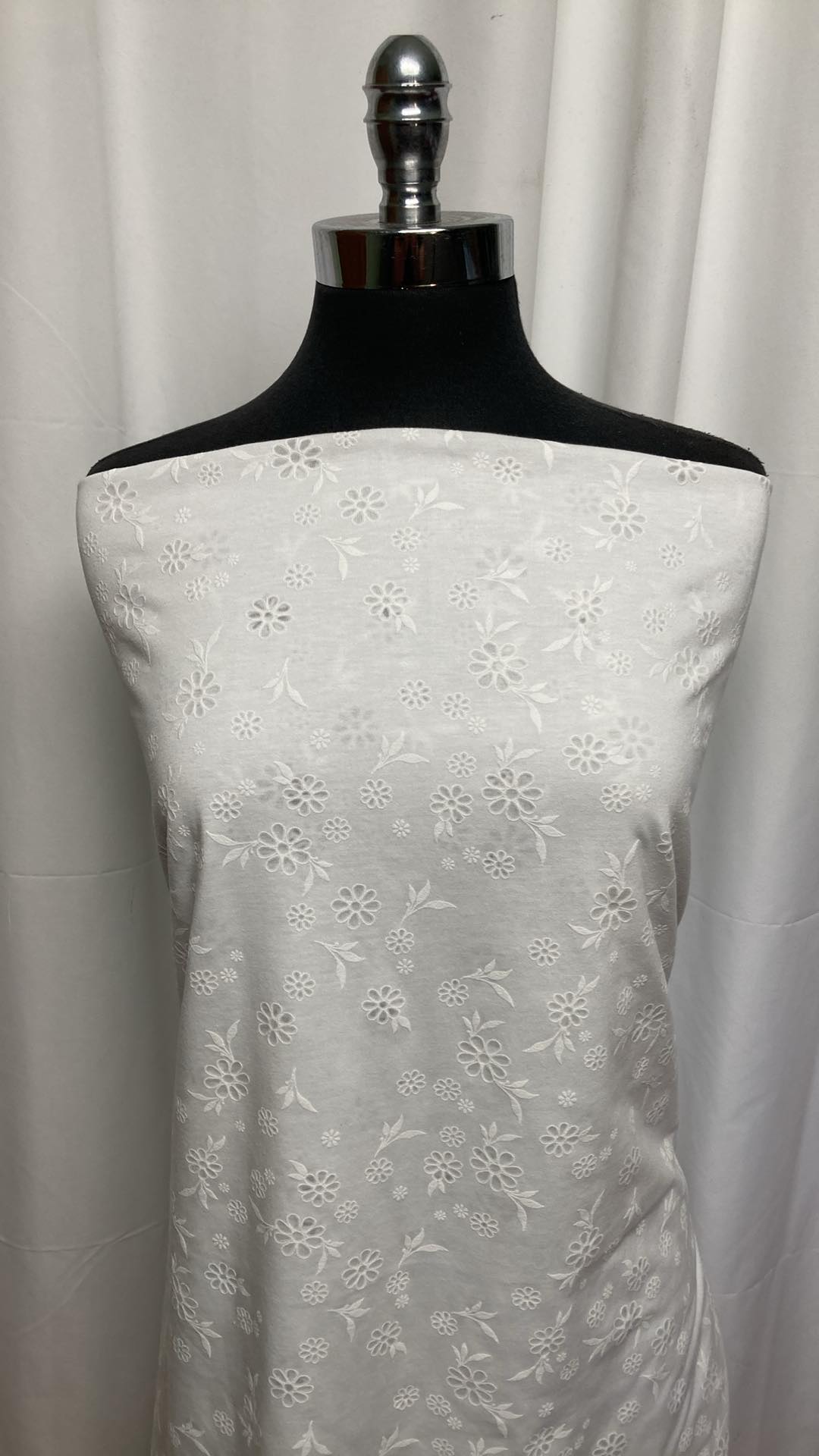 Ivory Floral Burnout - Poly/Spandex - 2 Yard Cut