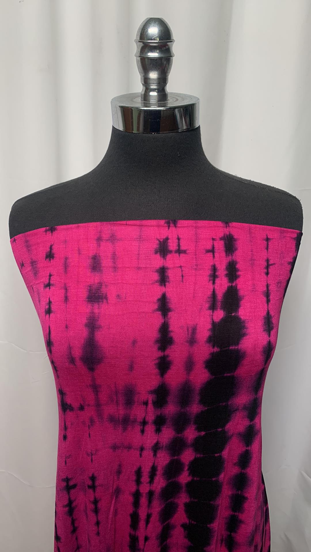 Fuchsia/Black Spine Dye - Rayon/Spandex - 2 Yard Cut