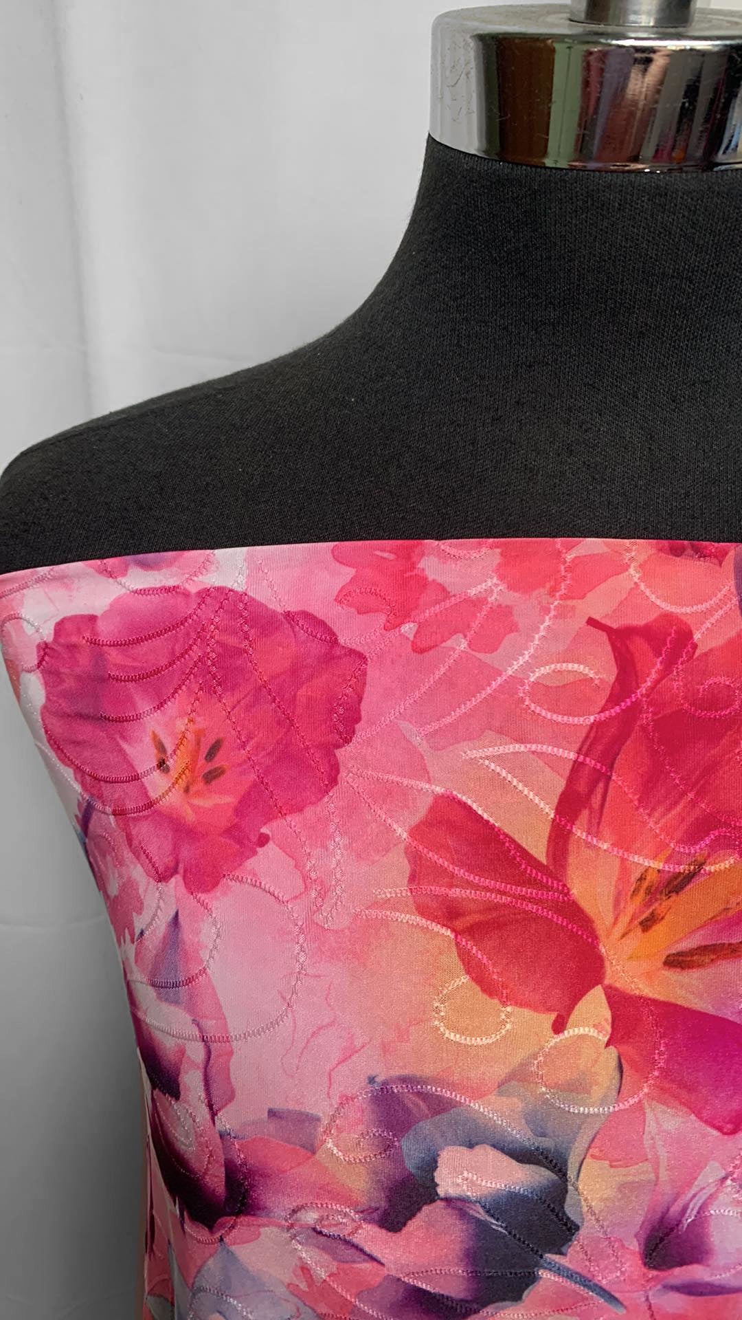 Light Floral & Swirl - Jacquard ITY - 3 Yard Cut