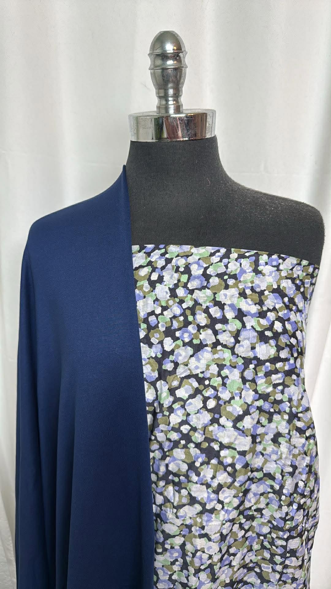 NAVY/ABSTRACT SILK BUNDLE : 2YD Abstract Silk Cotton Woven & 2YD Navy Ponte : A30232