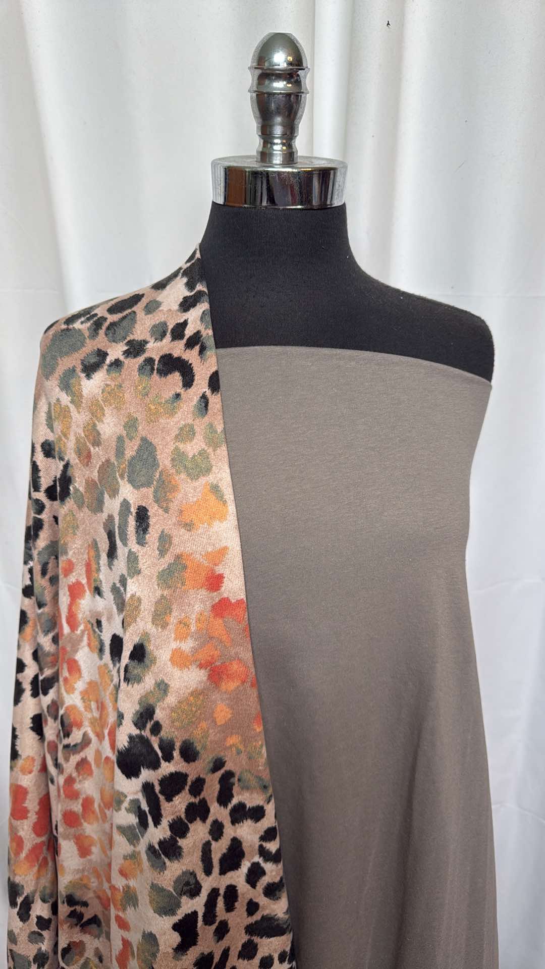 LEOPARD BUNDLE : 2YD Leopard Oakley SK & 2YD Solid P/C : A26158