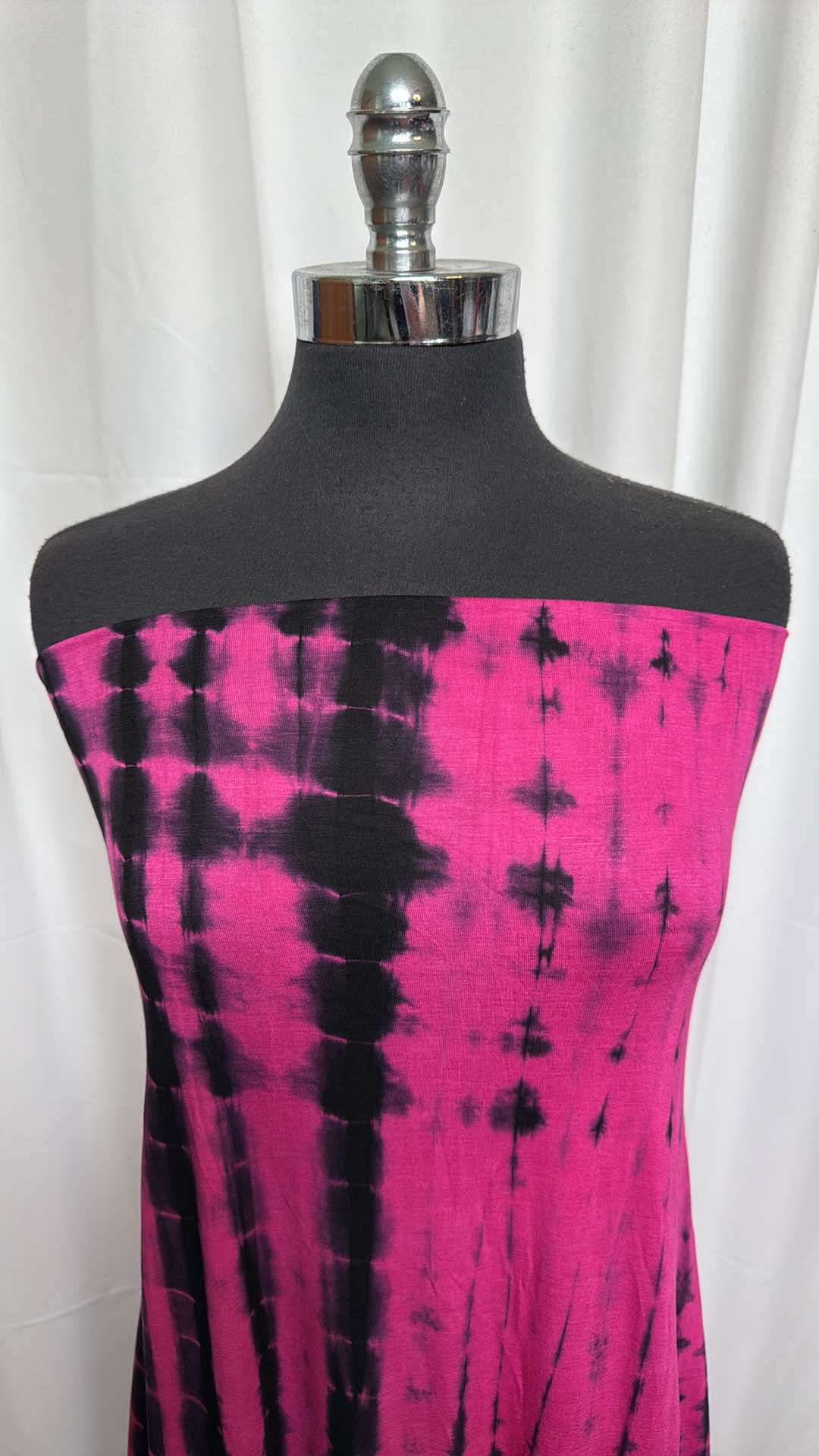 Fuchsia/Black Spine Dye - Rayon/Spandex - 2 Yard Cut