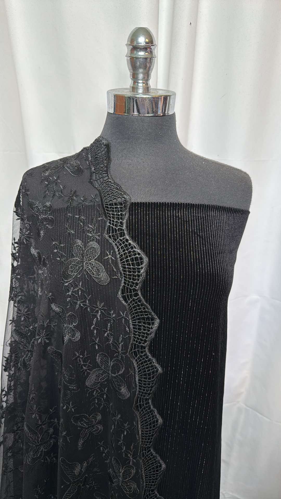 RIB VELVET/MESH BUNDLE : 3YD Black Variegated Rib Velvet w/Lurex & 2YD Black Double-Border Embroidered Mesh : A26143