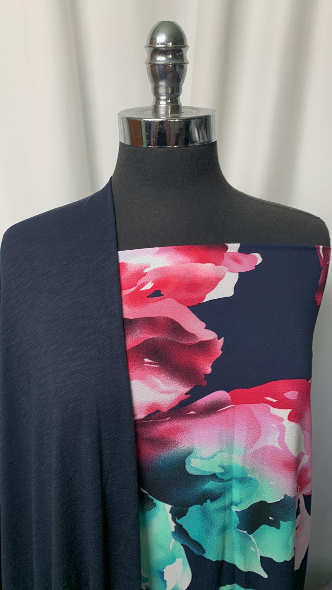 NAVY/BIG FLORAL BUNDLE : 2YD Navy Big Floral Bubble Crepe & 2YD Navy R/S Slub : A1813