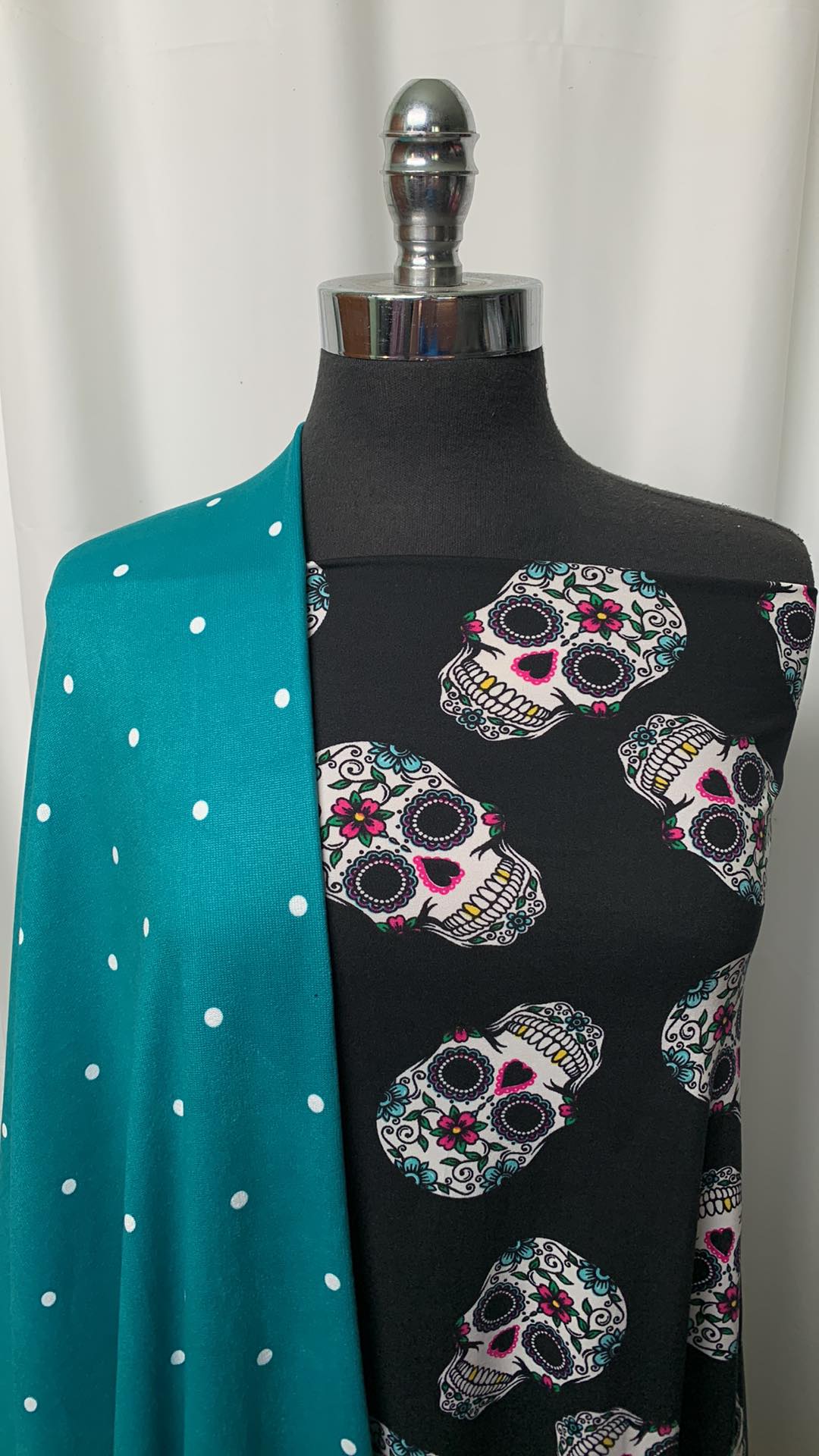 TEAL DOT SKULLS BUNDLE : 2YD Teal Dots Oakley SK & 2YD Sugar Skulls DBP : A1486