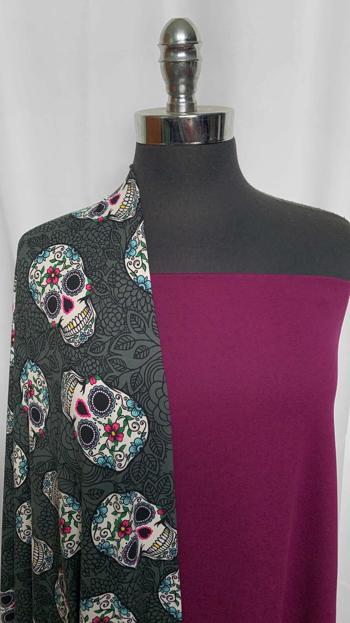 EGGPLANT/SUGAR SKULLS BUNDLE : 2YD Eggplant Peached PF & 2YD Sugar Skulls DBP : A25684
