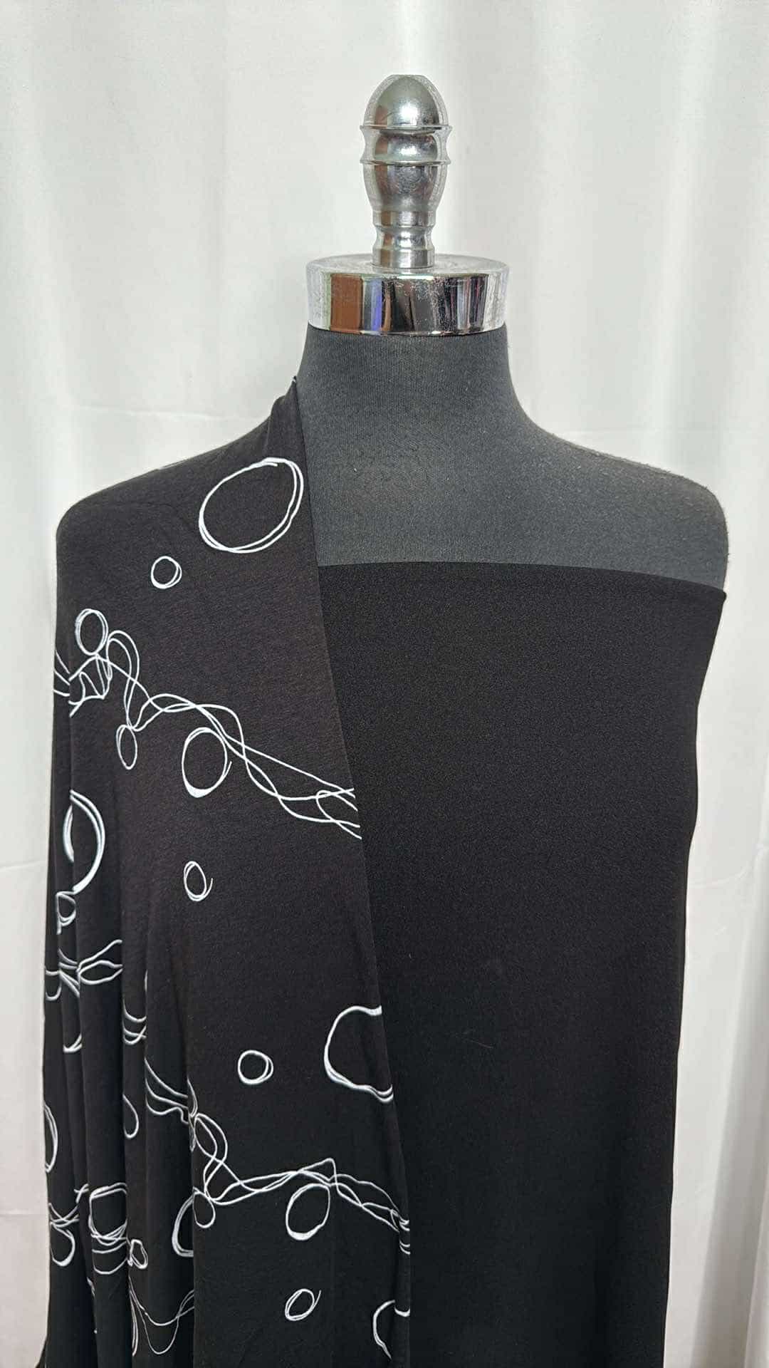 BLACK/WHITE BUBBLES BUNDLE : 2YD Black Crepe Scuba & 1YD Black/White Bubbles Cotton/Bamboo : A27017