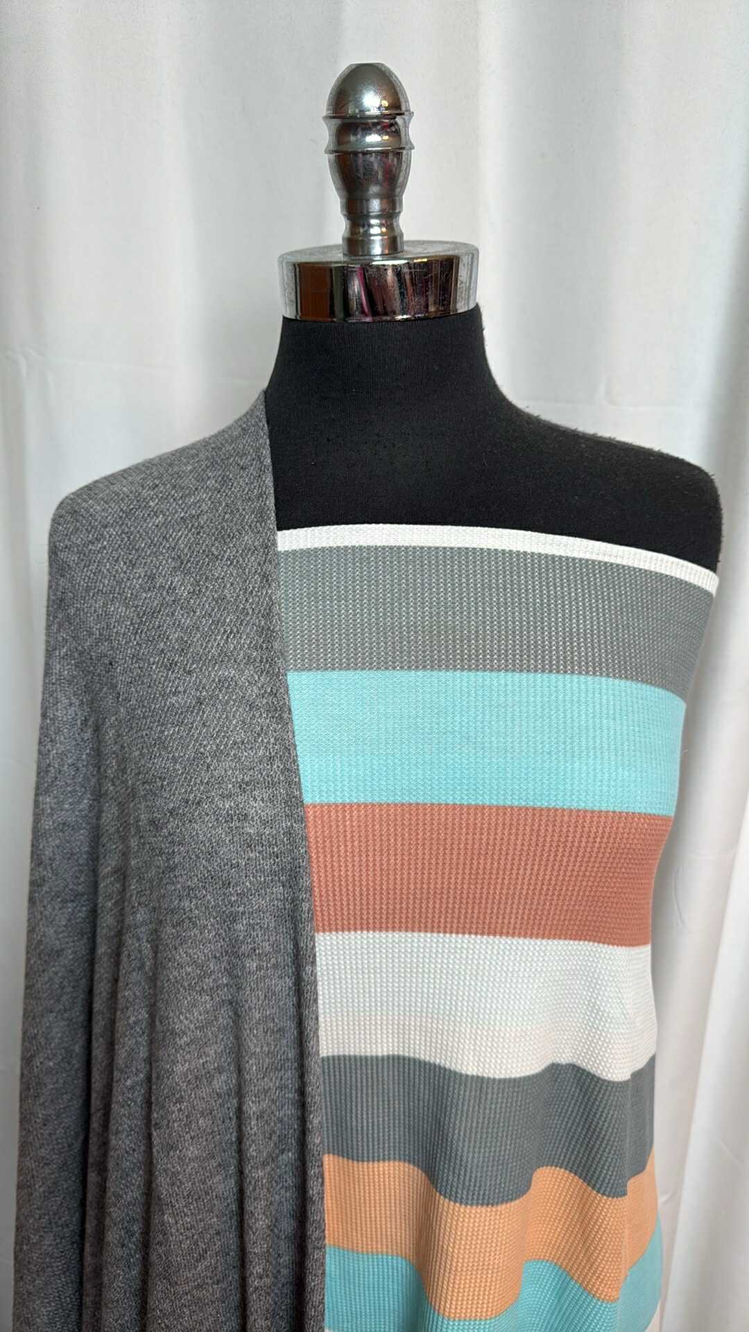 GREY HONEYCOMB/WIDE STRIPE BUNDLE : 2YD Wide Stripe Thermal & 3YD Grey Honeycomb SK : A28710